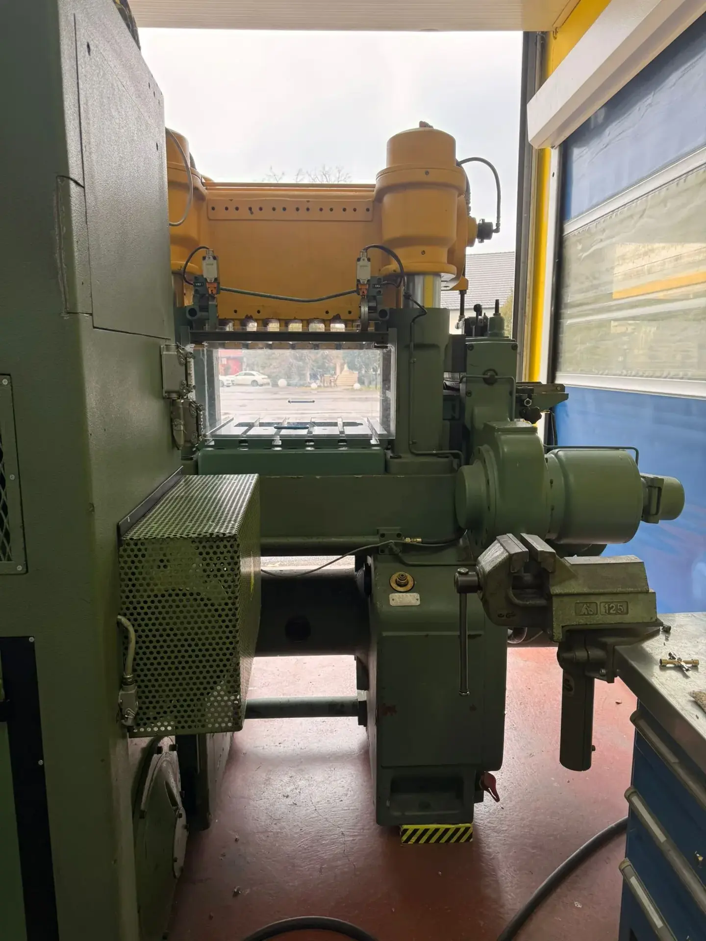Bruderer BSTA 60 High-Speed Stamping Press 600 kN with BBV 300 Feeder - Thumbnail 11