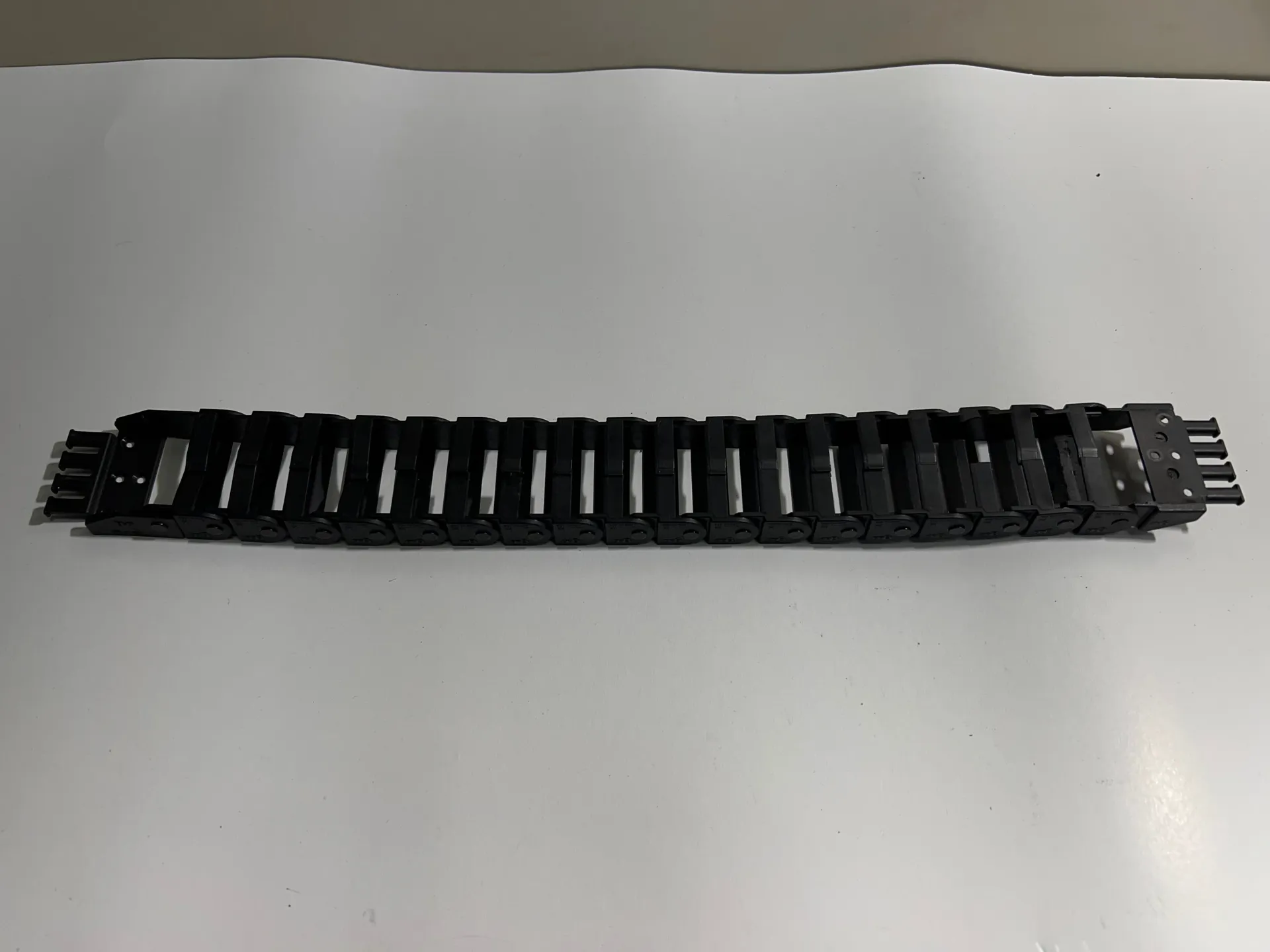 IGUS Energy Chain Z08.40.038 Cable Carrier – Lot of 18 pcs