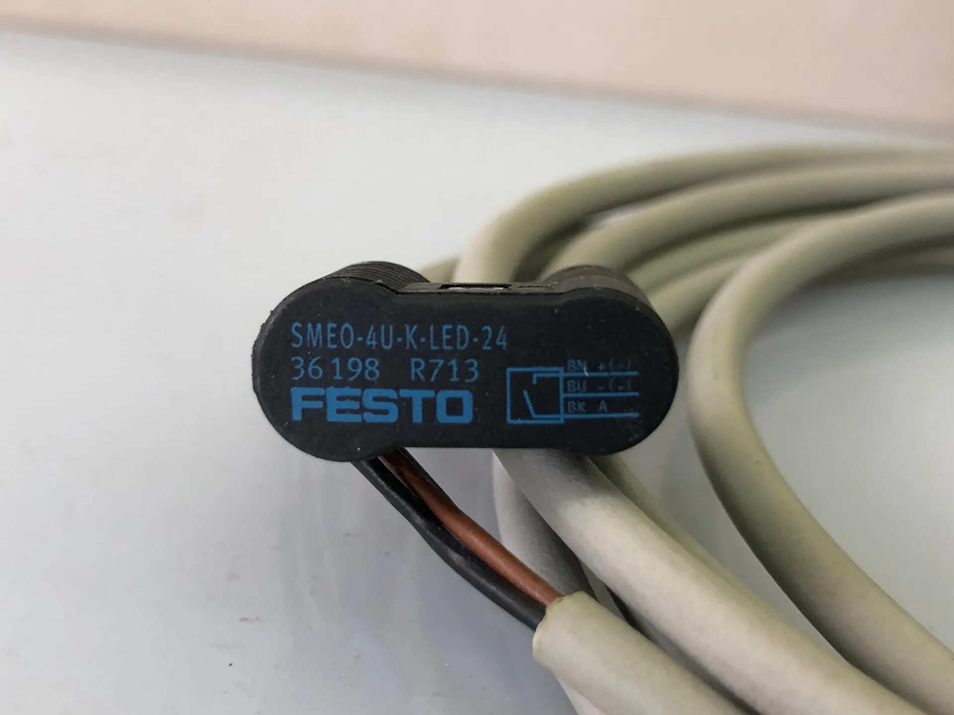 FESTO SMEO-4U-K-LED-24 Proximity Sensor – 24V DC, LED Indicator, PNP
