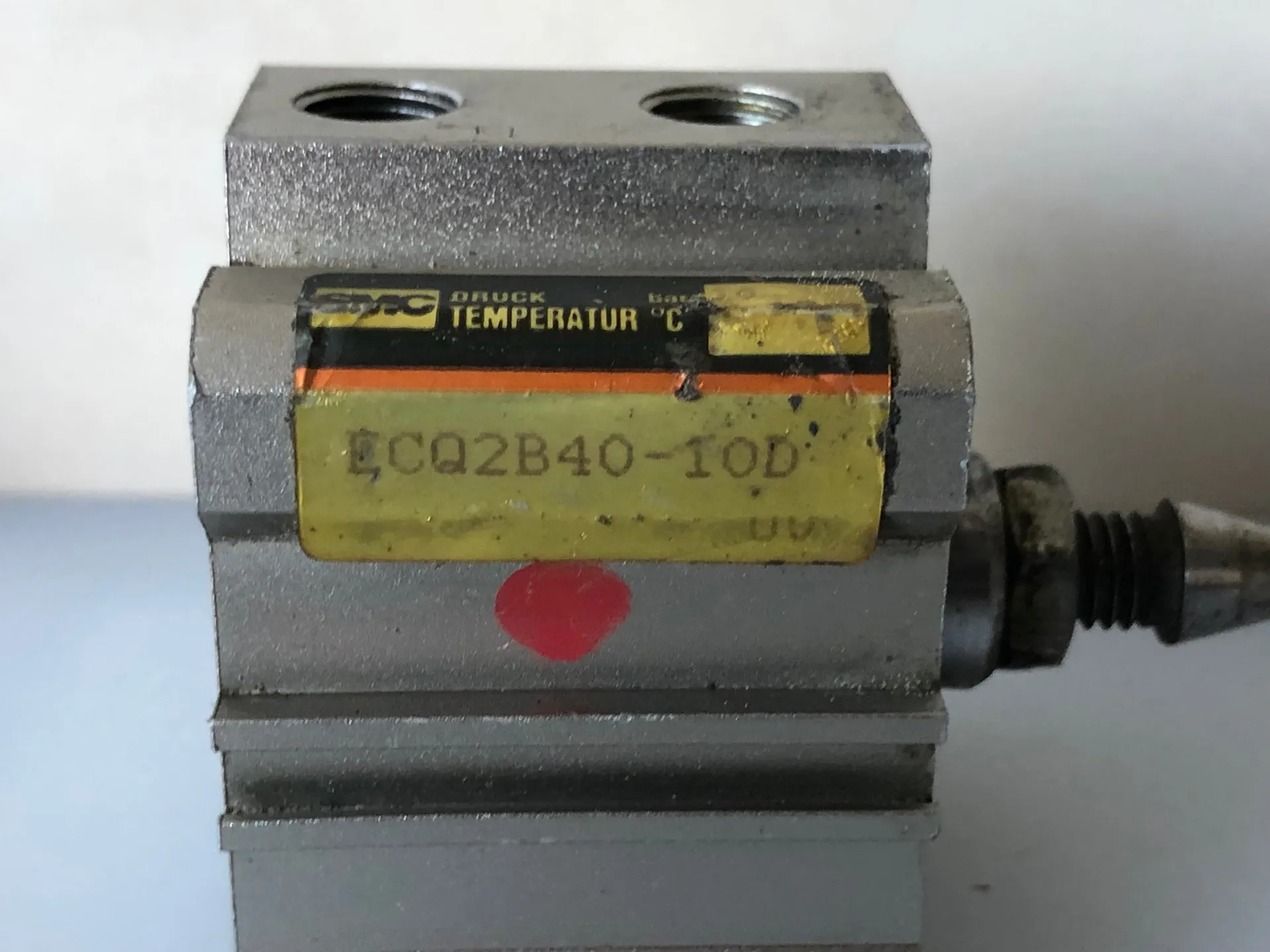 1x SMC ECQ2B40-10D Pneumatic Cylinder – Compact - Thumbnail 4