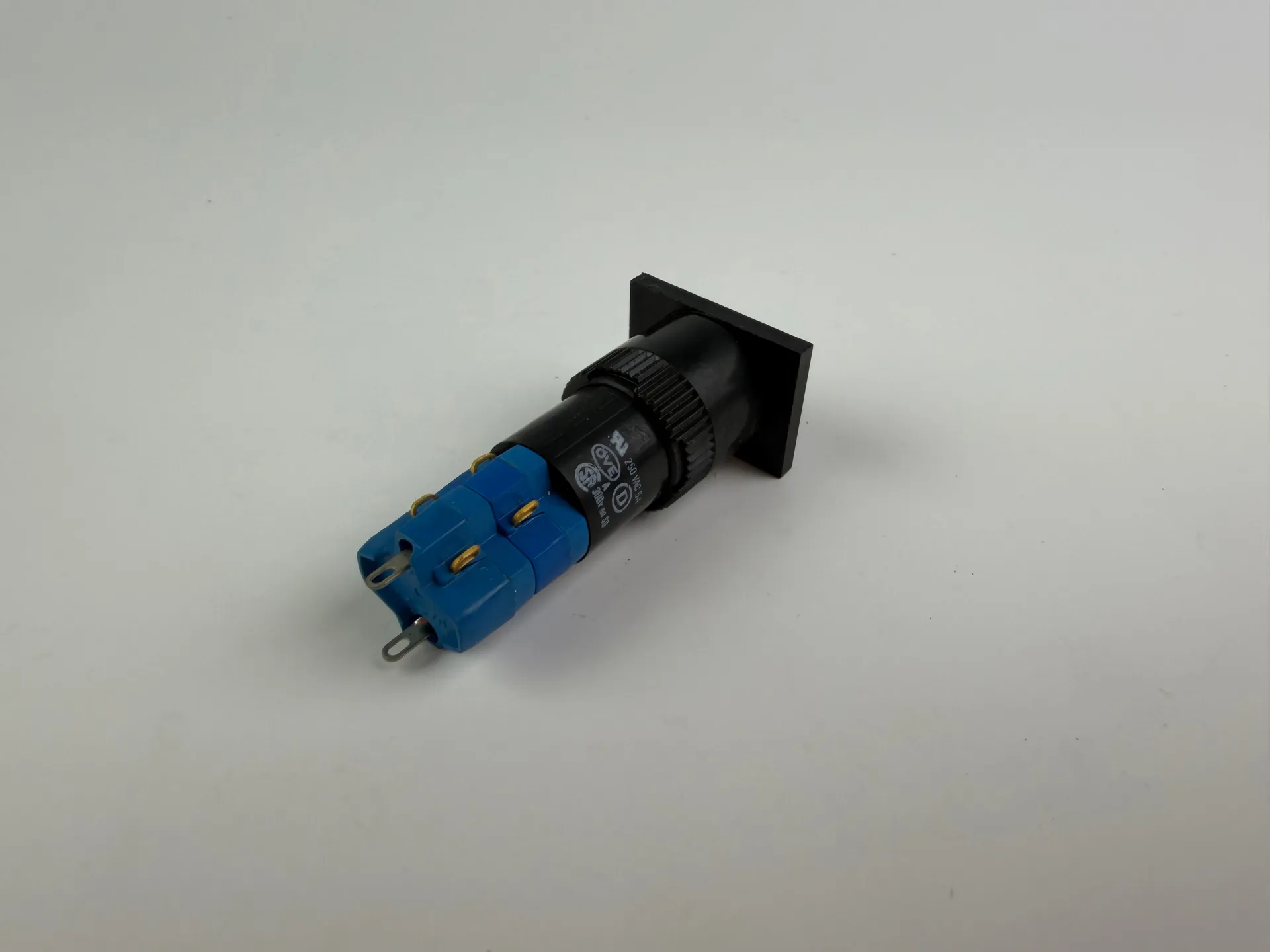 3x EAO 01-262 Pushbutton Switch - Image 1
