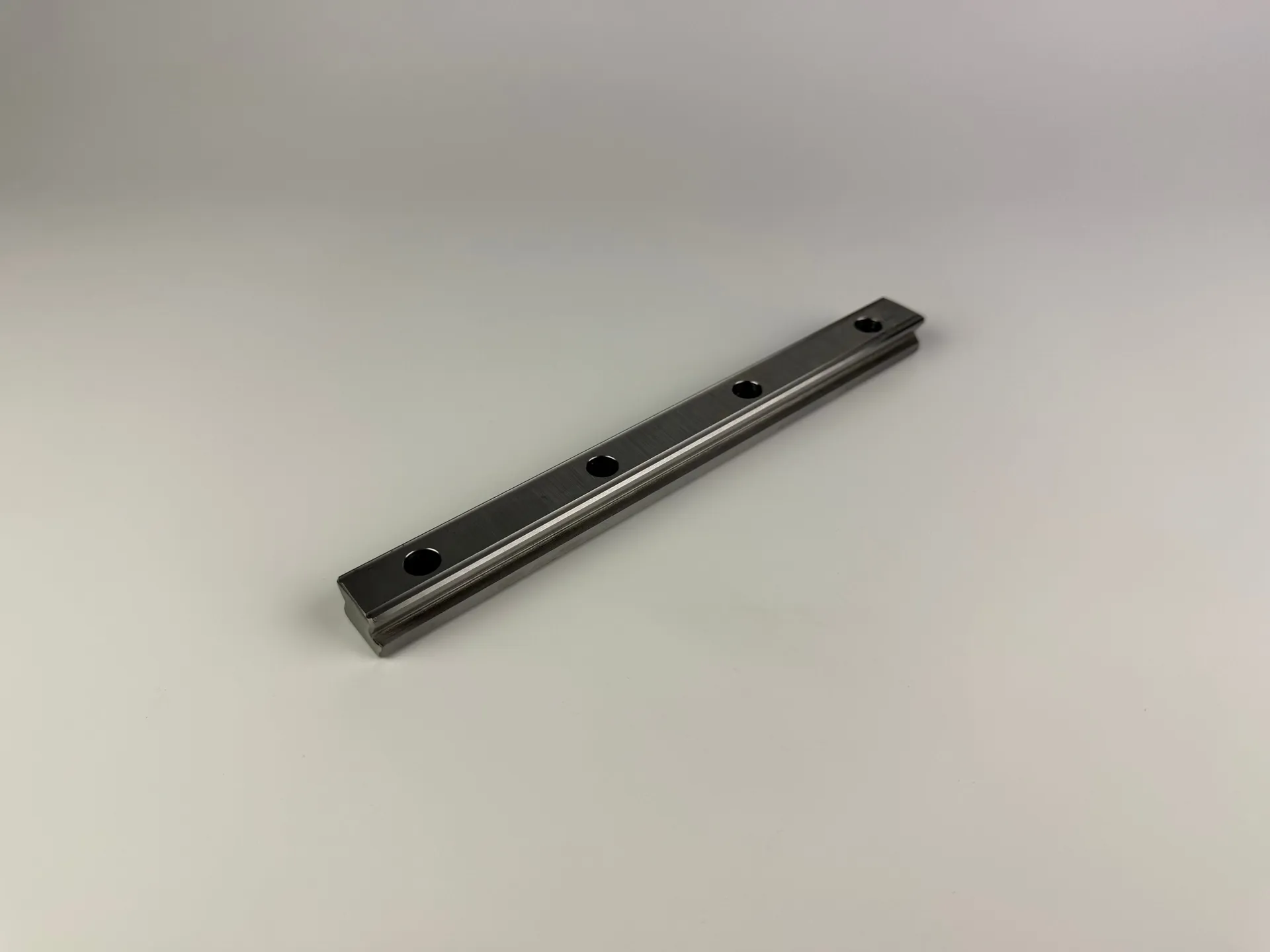 Linear Guide Rail – 220 mm Length - Image 1