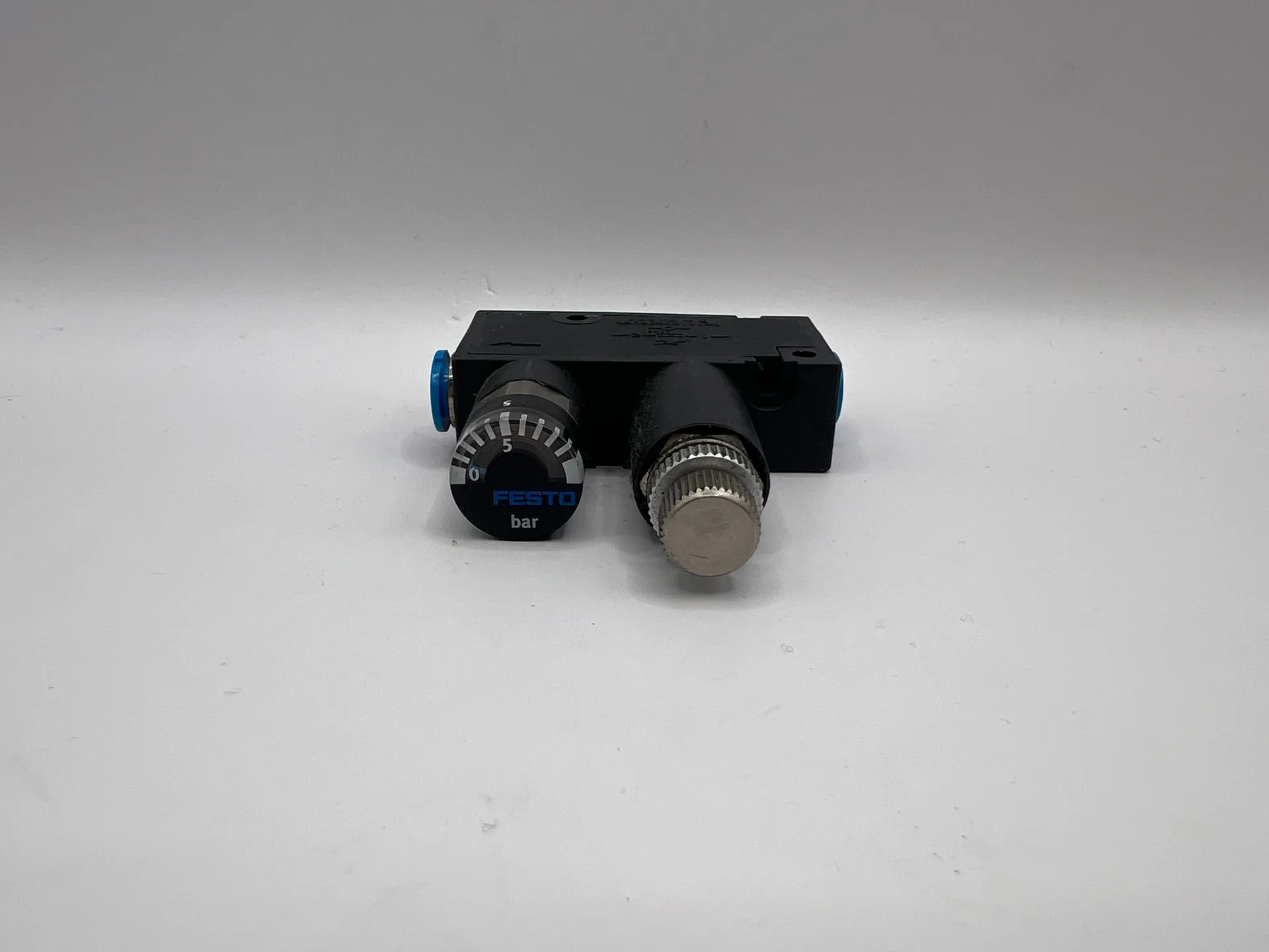 1x FESTO LRMA-QS-6 153496 Reducing Valves (LRMAQS6) - Thumbnail 3