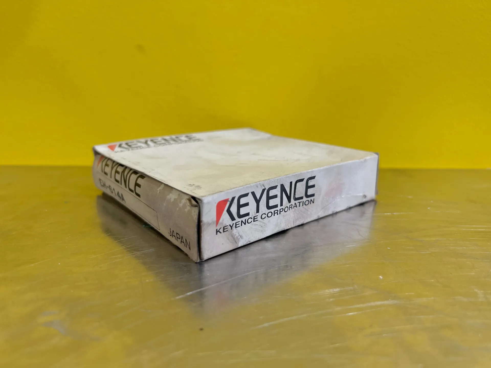 1x KEYENCE EH-614A Proximity Sensor