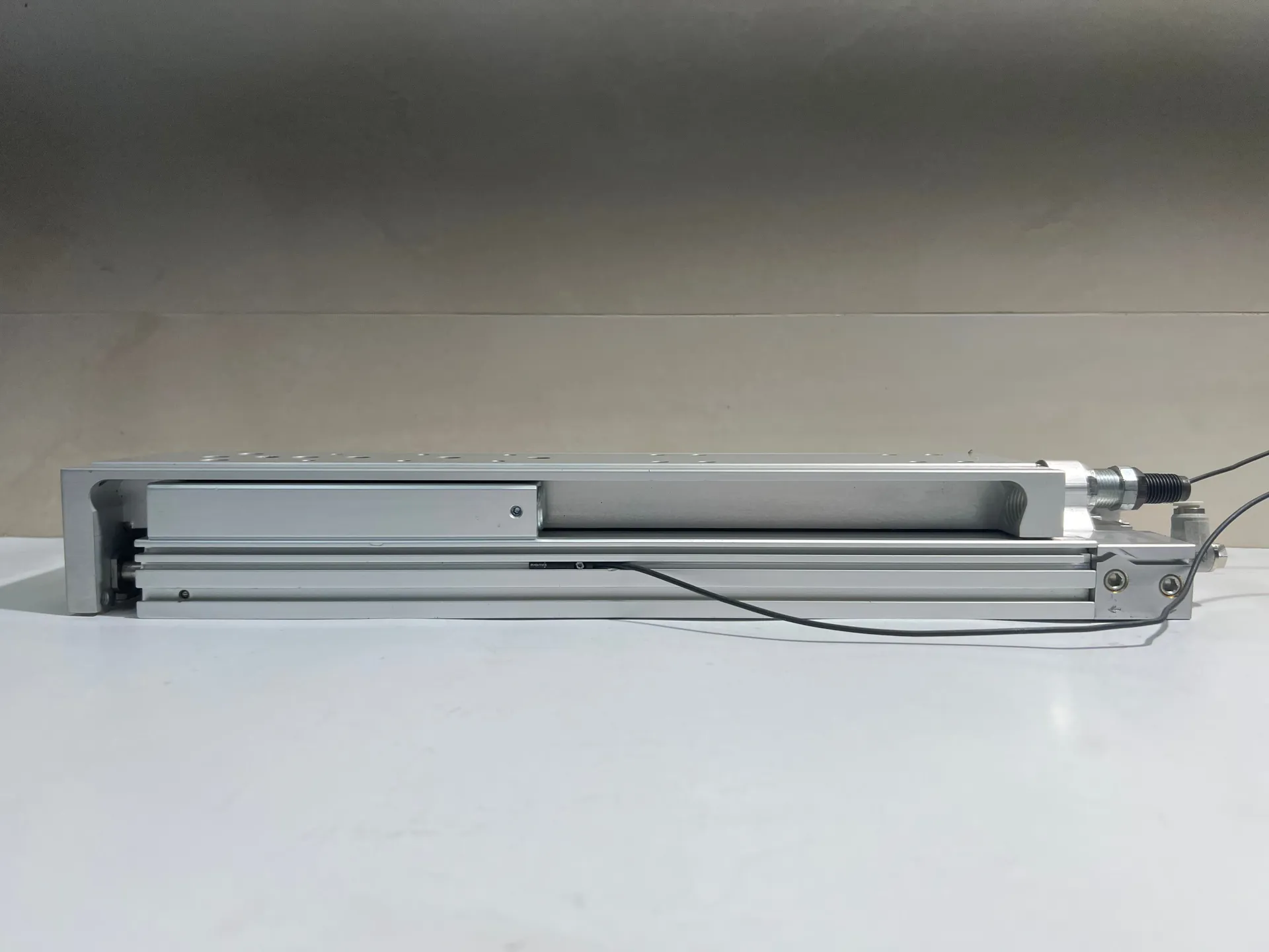 Aventics R412019043 Slide Cylinder 10Bar with Sensor & 1.2m Cable - Thumbnail 3