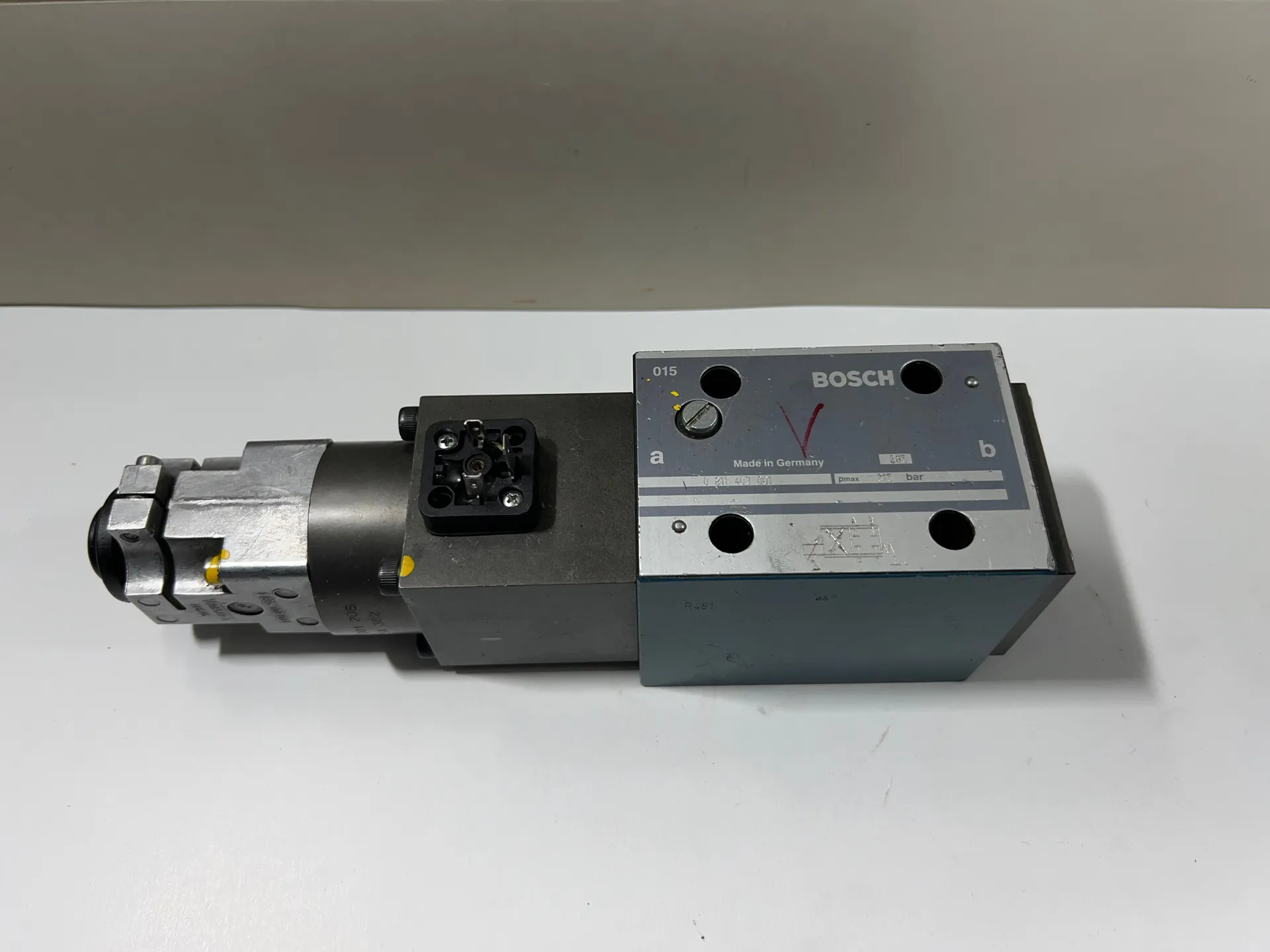 1x BOSCH Servo Proportional Valve 0 811 403 001