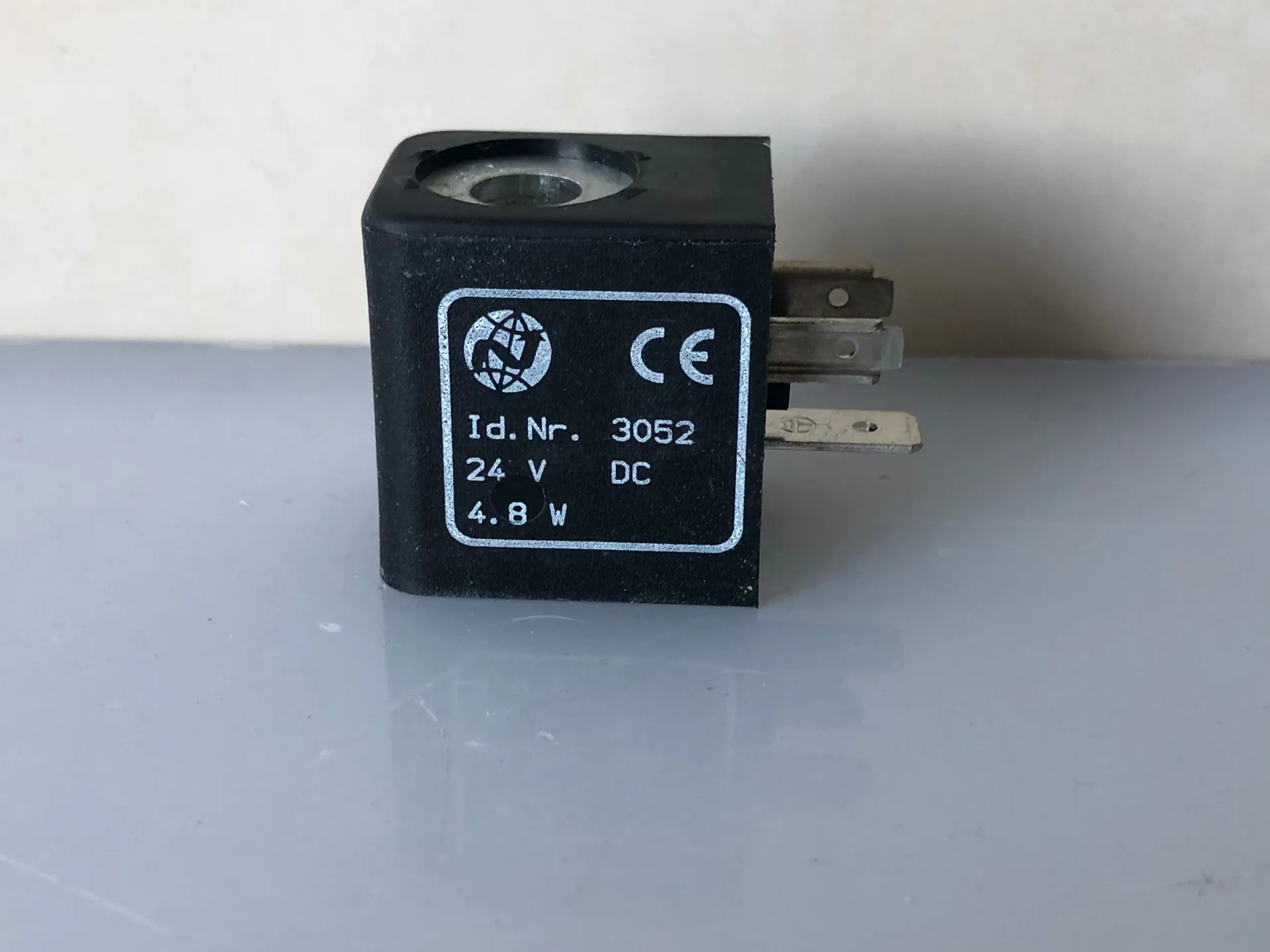 Norgren 3052.024.00 Solenoid Coil – 24V DC, For Pneumatic Valves - Image 1