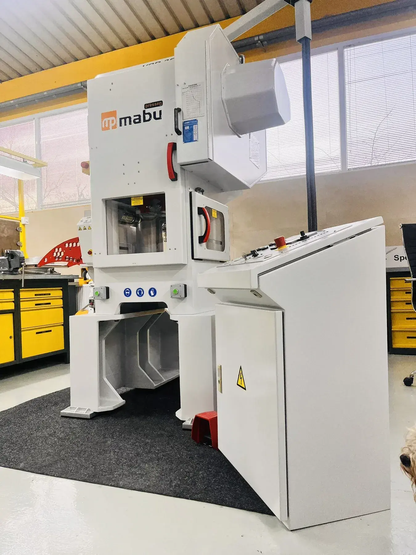 Mabu 25 VPR Automatic Punching Press 250 kN with Silicon SFS 200 Servo Feeder - Thumbnail 3