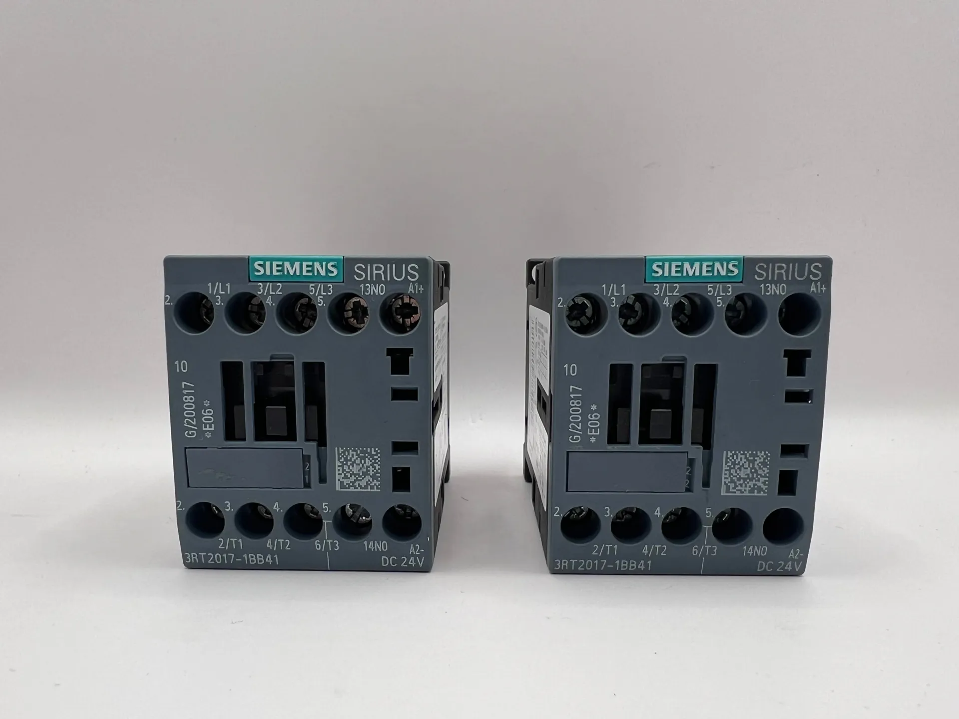 1x Siemens SIRIUS 3RT2017-1BB41 Contactor 24V AC Coil 3-Pole 9A - Image 1