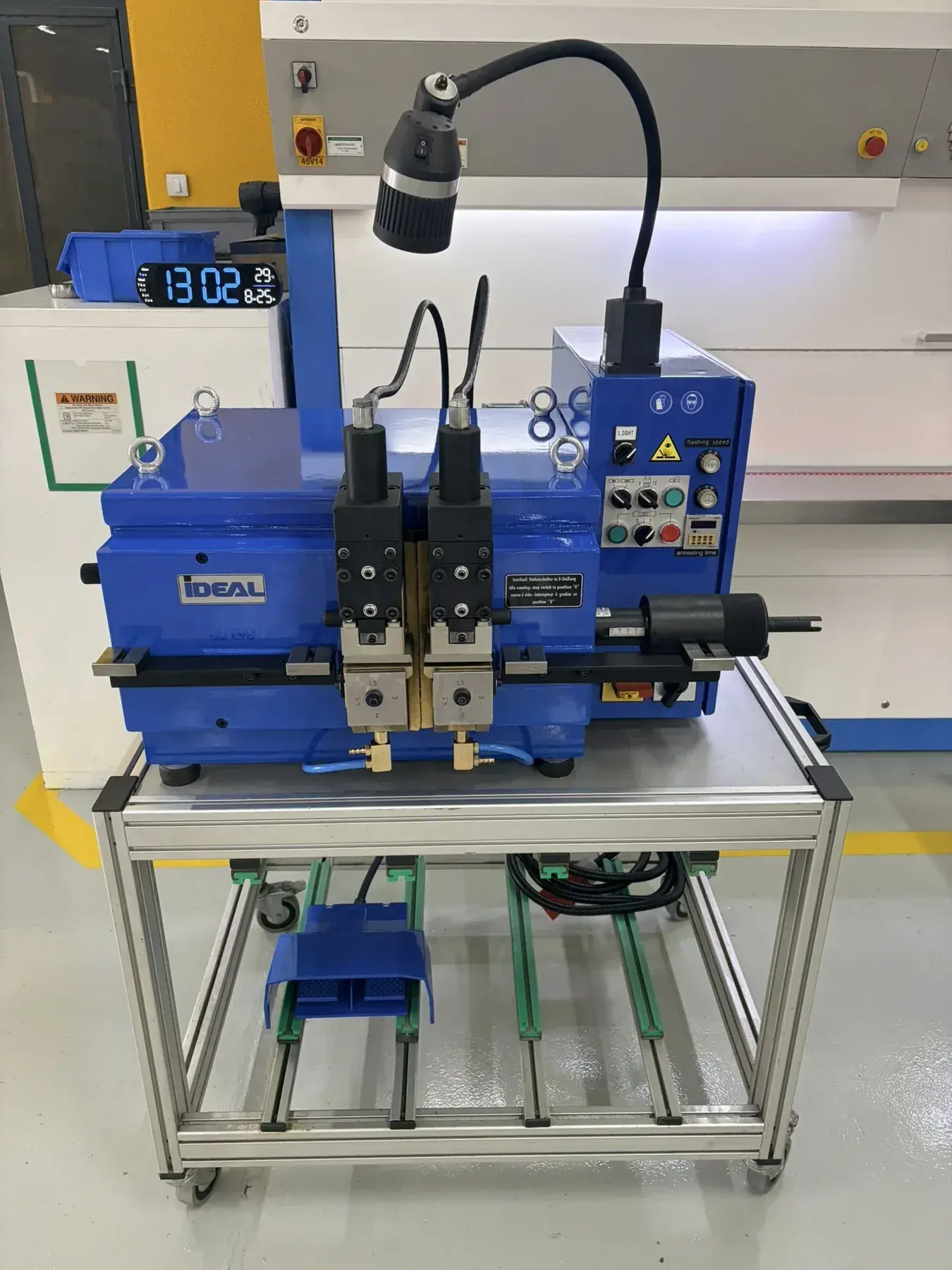 iDEAL BAS 065-11 Band Saw Blade Welder, Hydraulic Clamping, Blades to 60 mm - Thumbnail 3