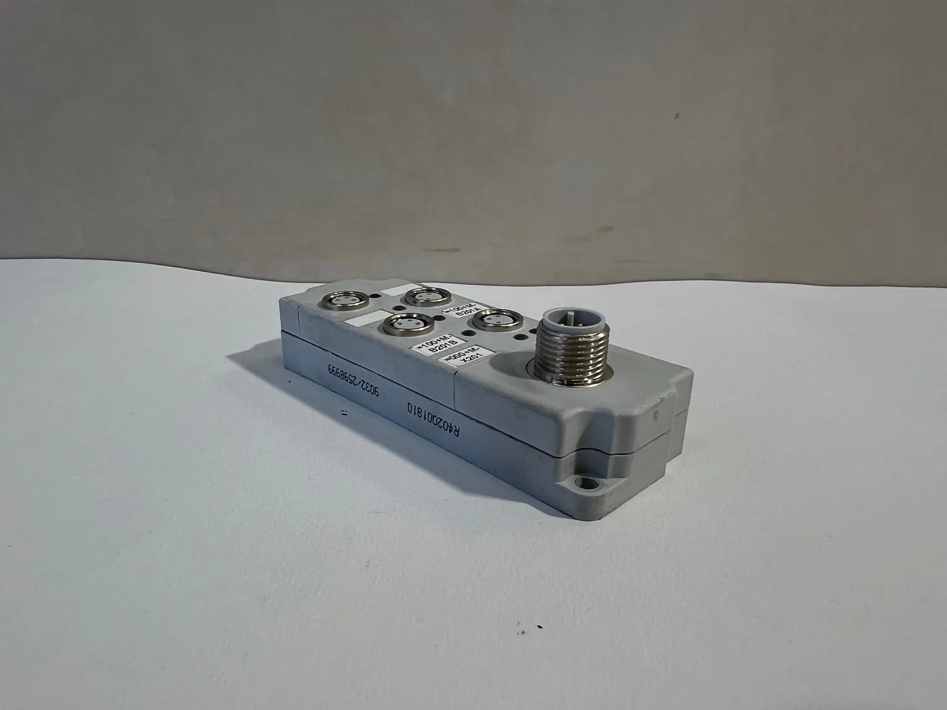 1x Rexroth AVENTICS R402001810 Passive Distributor Block Series AES with 2m Cable
