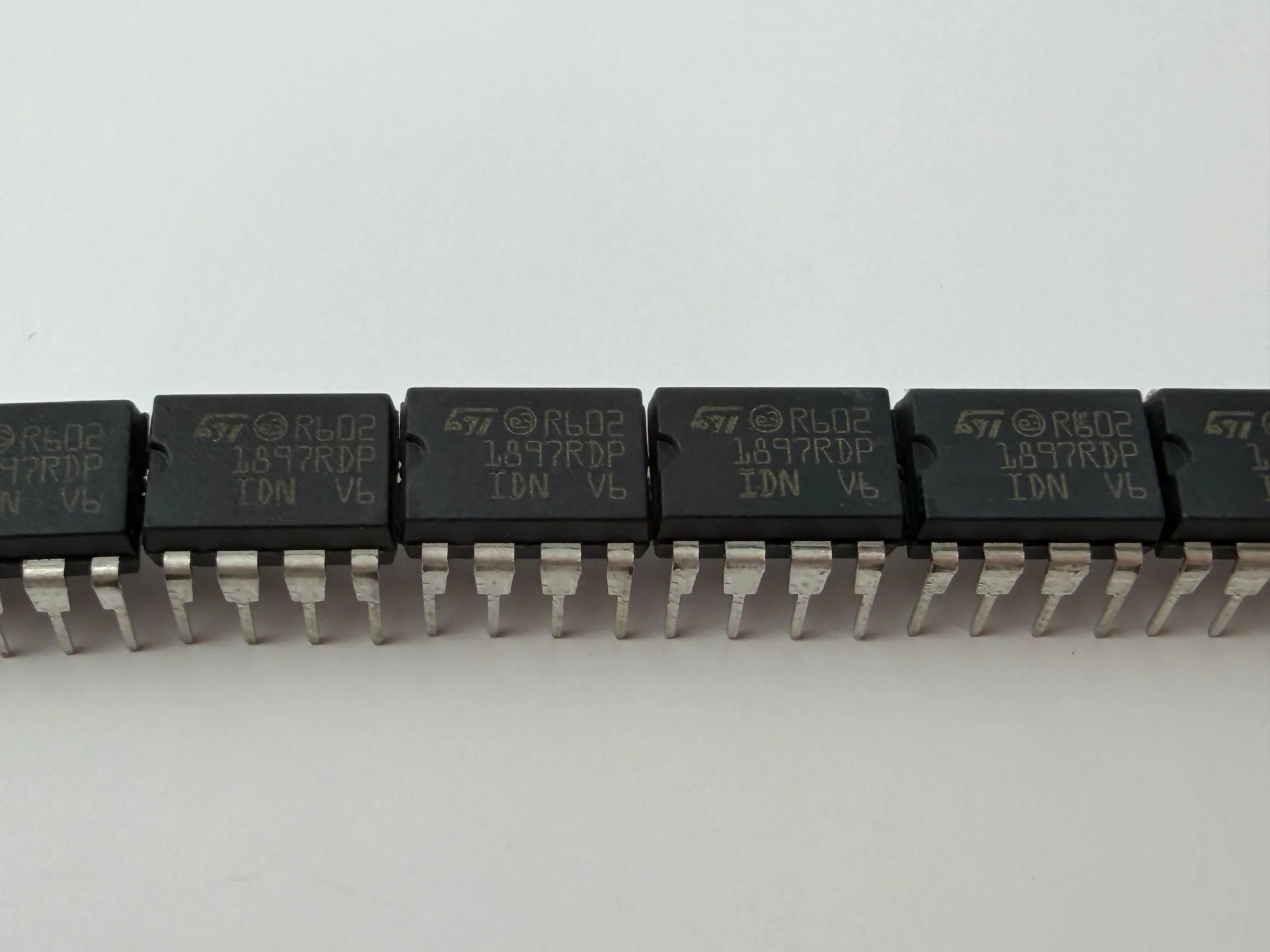 STMicroelectronics Intelligent Power Switch IC Lot 39pcs – 11x R602 1897RDP, 9x R604 1897RDP, 19x TDE1897ADP - Thumbnail 6