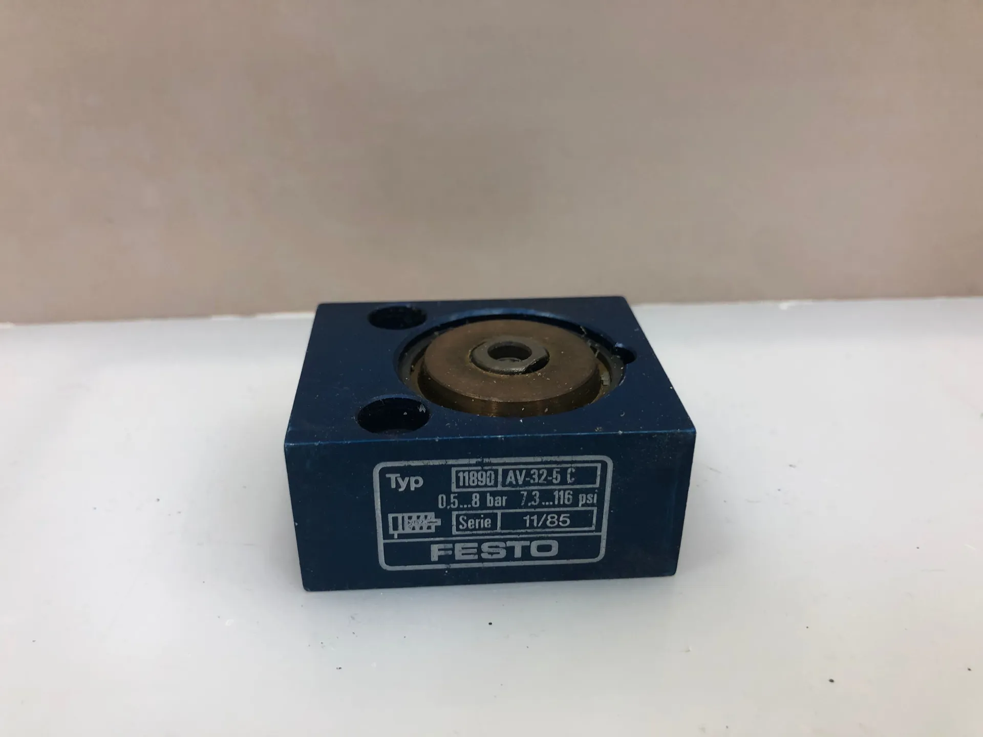 FESTO AV-32-5-C 11890 Pneumatic Cylinder - Image 1