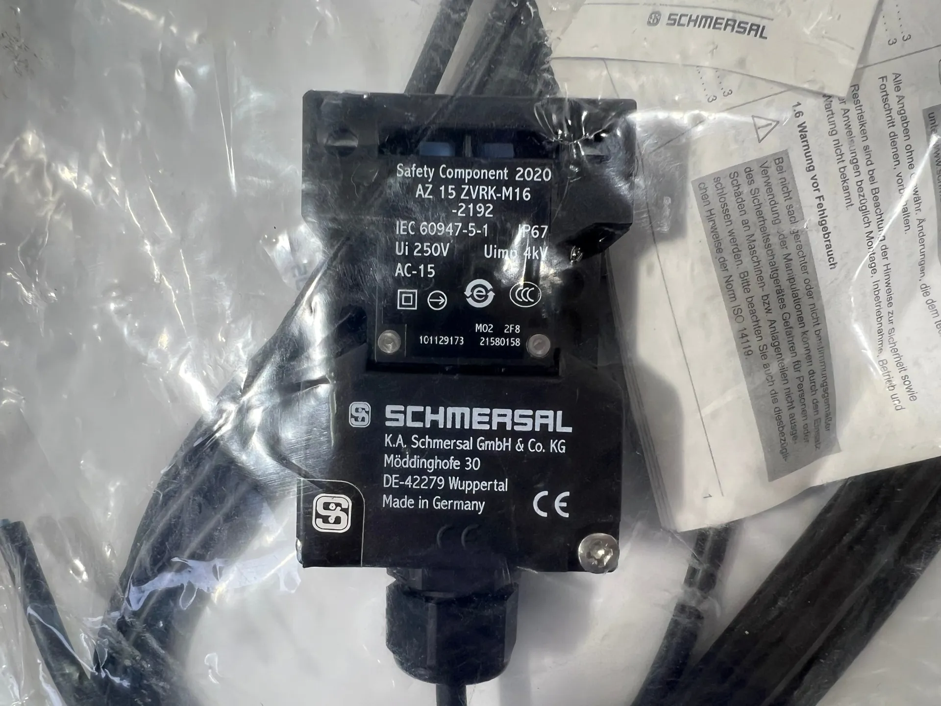 Schmersal AZ 15 ZVRK-M16-2192 Safety Switch - Thumbnail 4