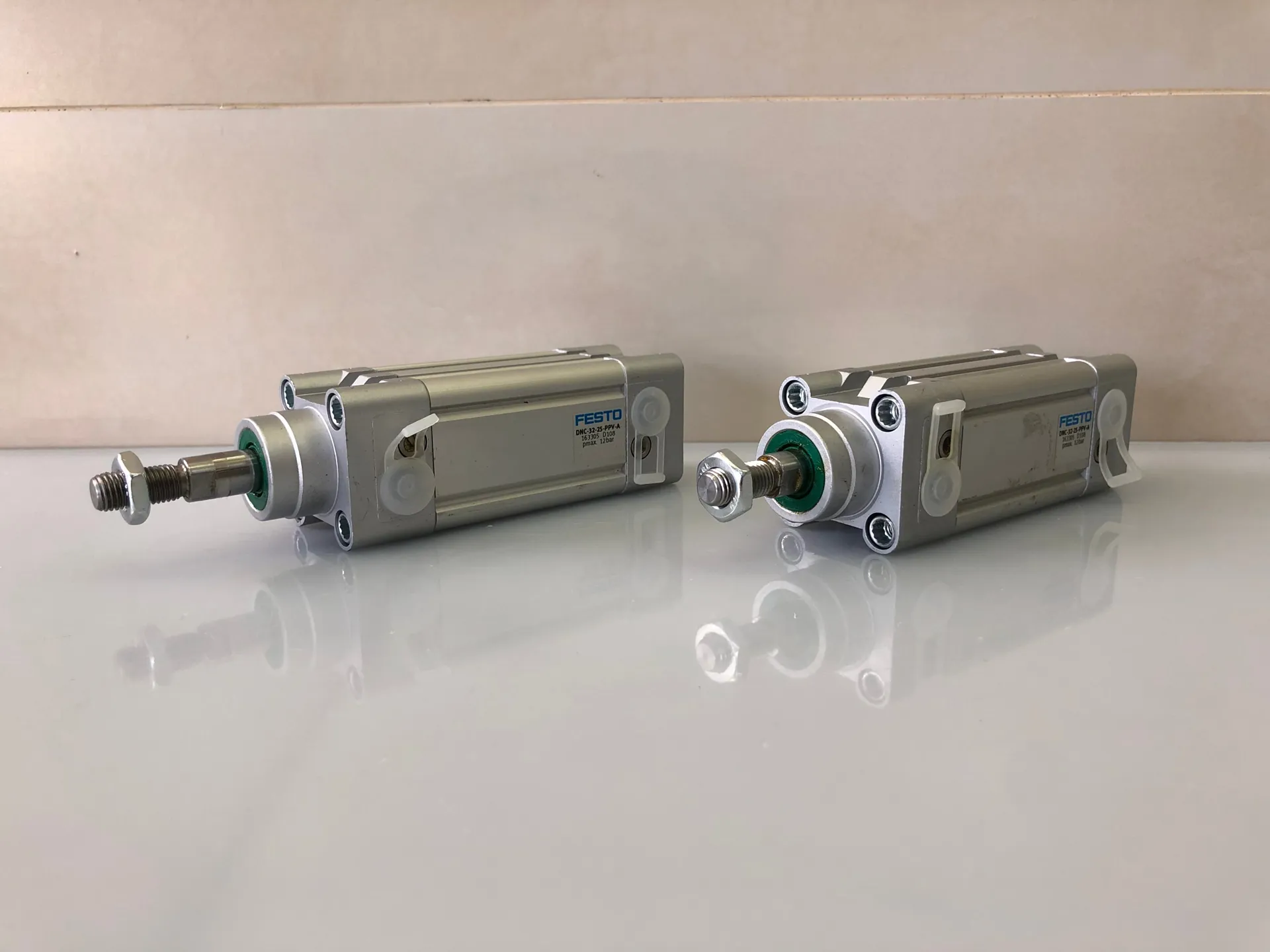 Festo Pneumatic Cylinder DNC-32-25-PPV-A 163305 - Thumbnail 2