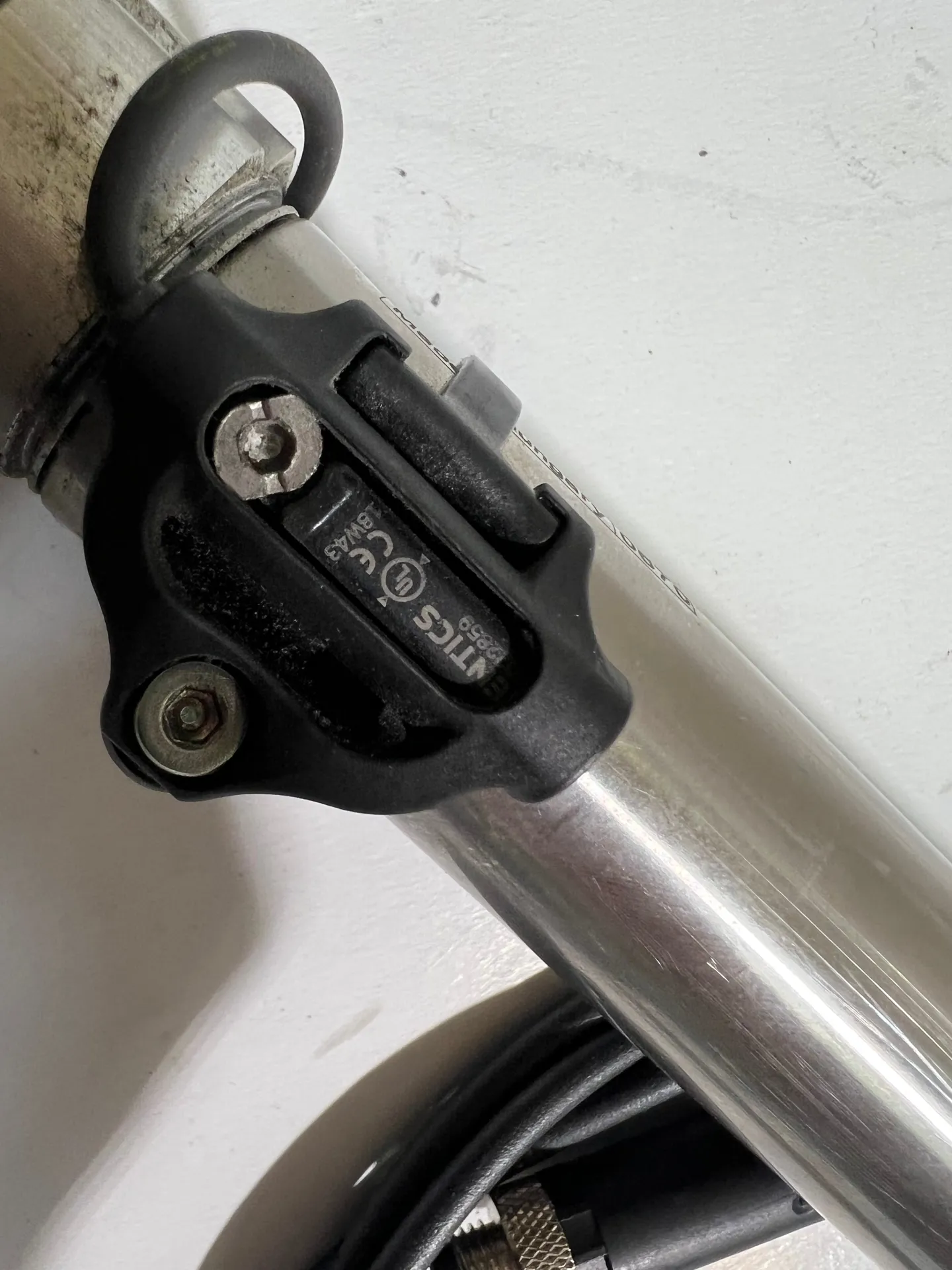Aventics 0822334512 Pneumatic Cylinder 10Bar with 2 Sensors - Thumbnail 4