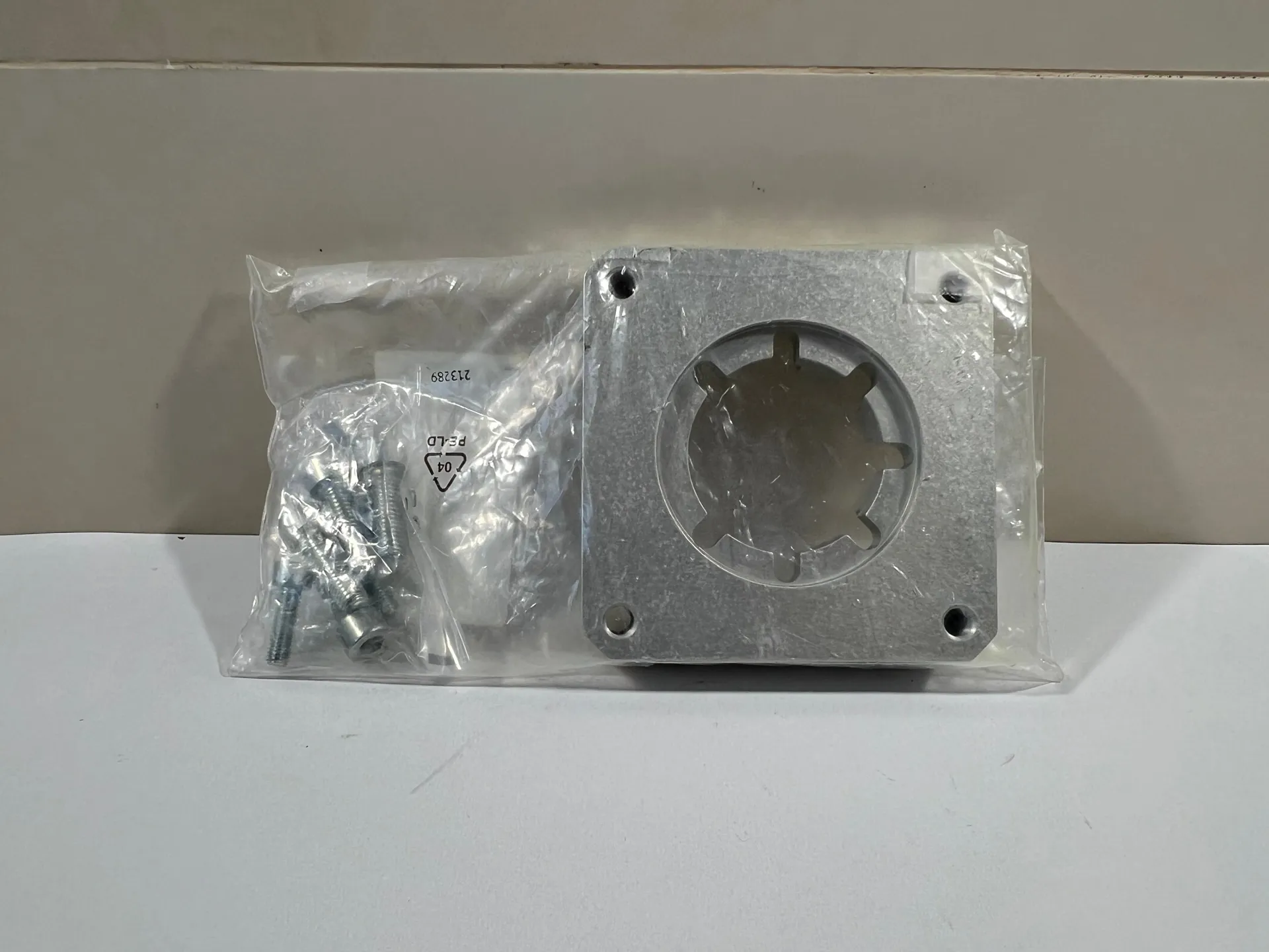 Festo EAMF-A-64A/C/D-100A 529947 Motor Flange – For Servo Motor Mounting - Thumbnail 3