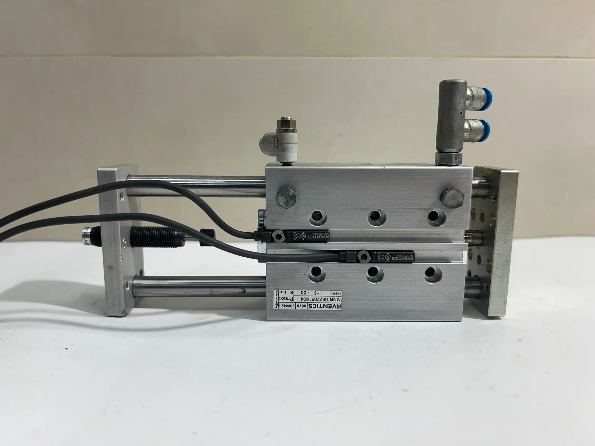 1x Aventics 0822061504 Guide Cylinder 8Bar with 2 Sensors - Thumbnail 2