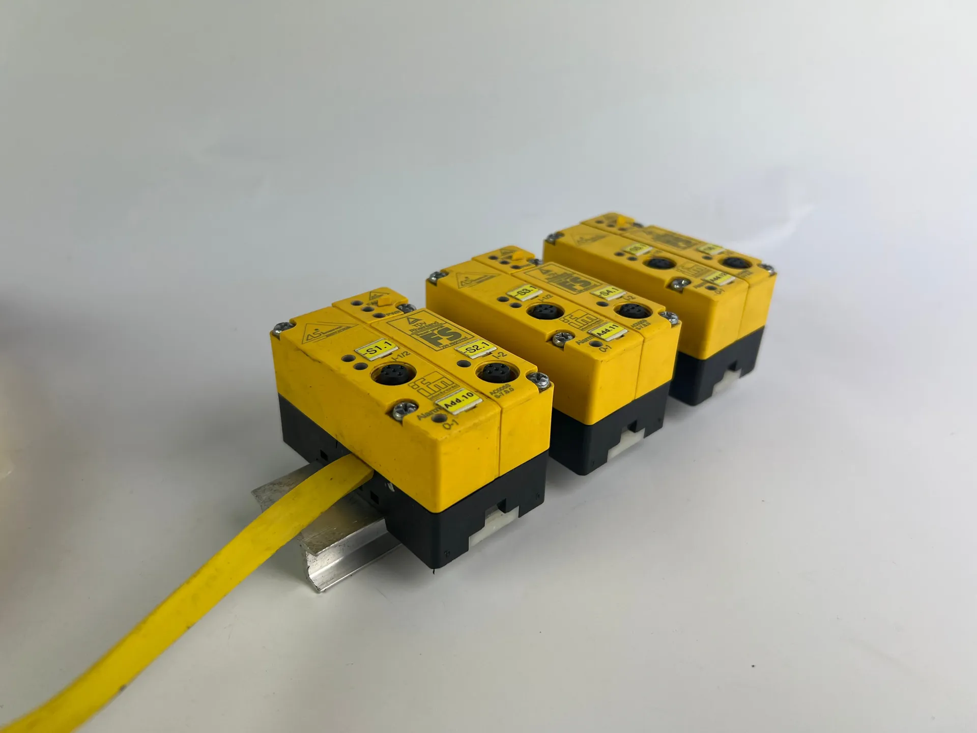 3x IFM AC005S Safe AS-Interface ClassicLine Module + 6m Cable - Thumbnail 7