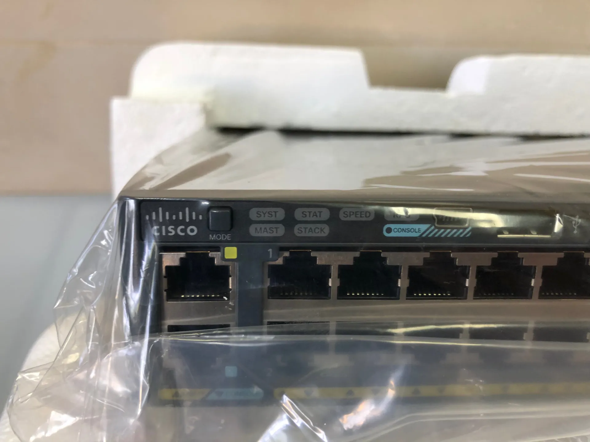 CISCO WS-C2960X-48TS-L Catalyst 2960-X 48GigE, 4x1G SFP, LAN Base - Thumbnail 8
