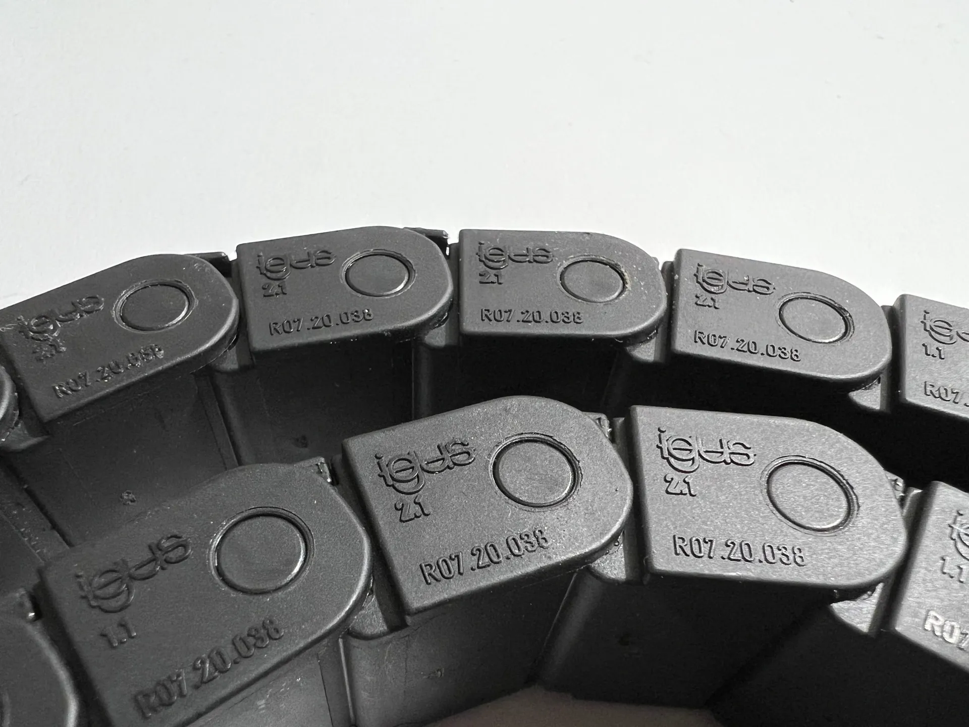 Igus R07.20.038 Energy Chain Cable Carrier – Lot of 28 pcs - Thumbnail 3