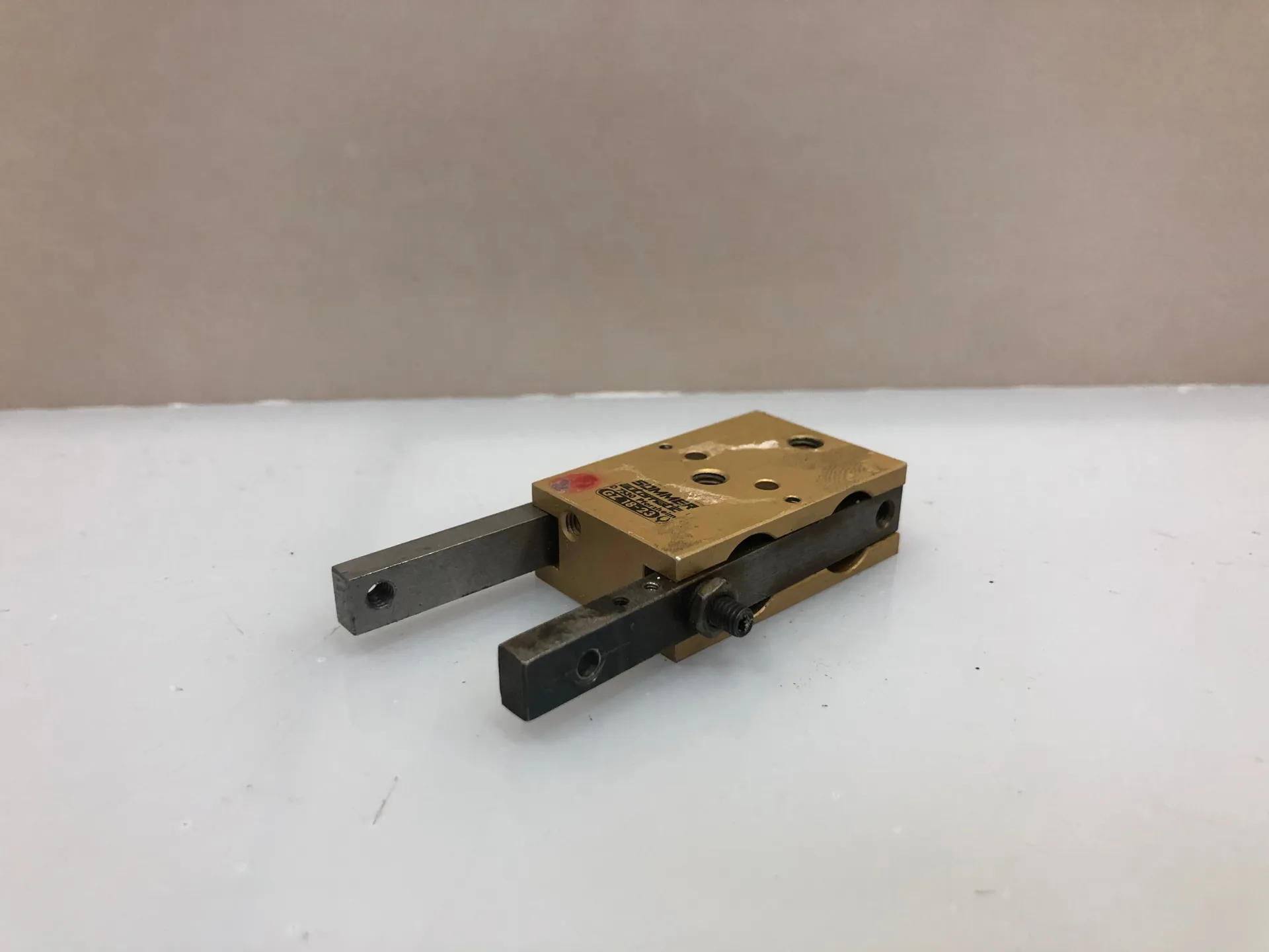 Sommer Automatic GZ 18-23 Pneumatic Gripper – 2-Jaw Parallel Gripper - Thumbnail 2