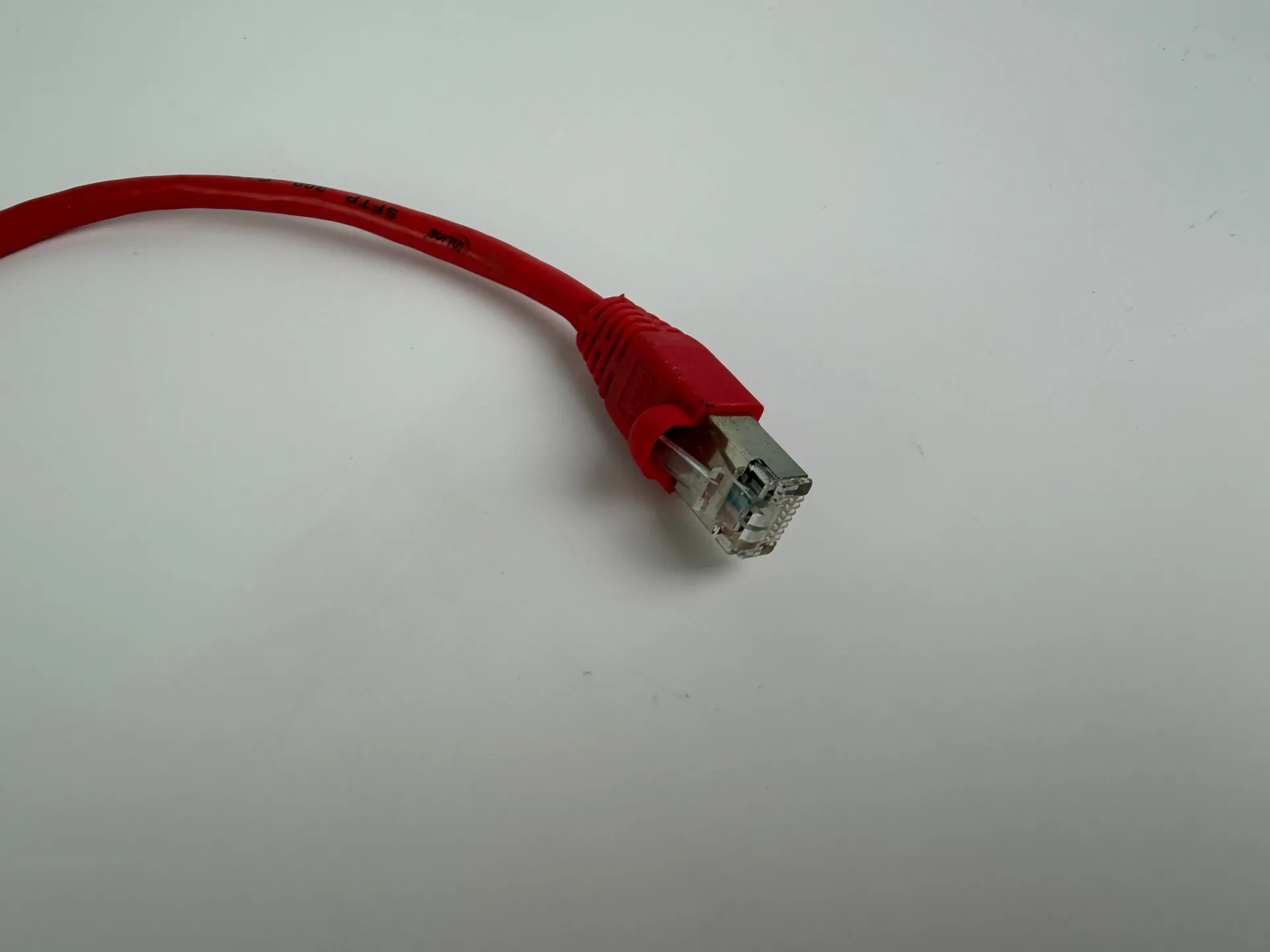 1x Inline CAT5e SFTP Ethernet Patch Cable 0.25m RJ45 Shielded 26AWG Red 300MHz - Thumbnail 3