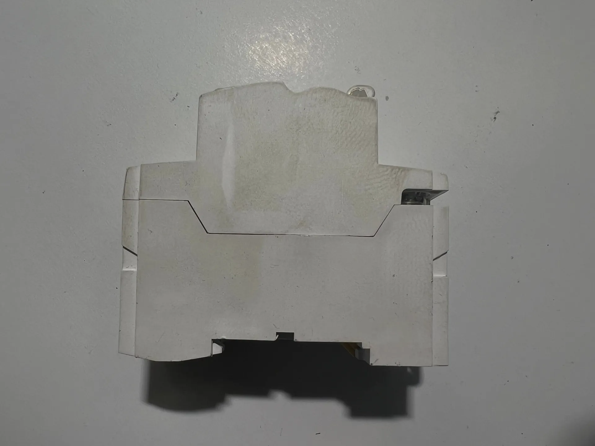 Schneider Resi9 25A 30mA Residual Current Circuit Breaker (RCCB) - Thumbnail 3