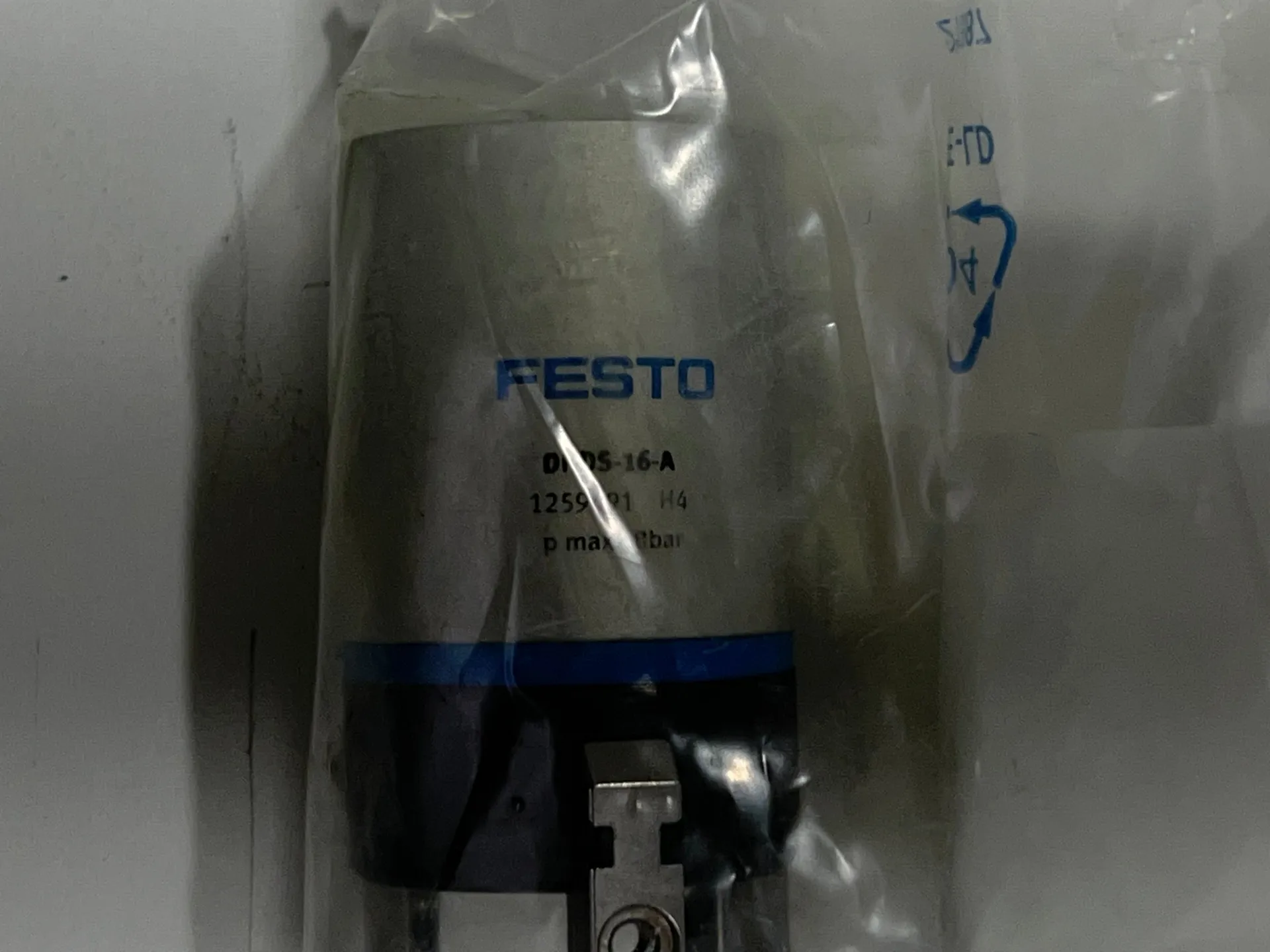 Festo DHDS-16-A Three-Point Gripper 1259491 - Thumbnail 3