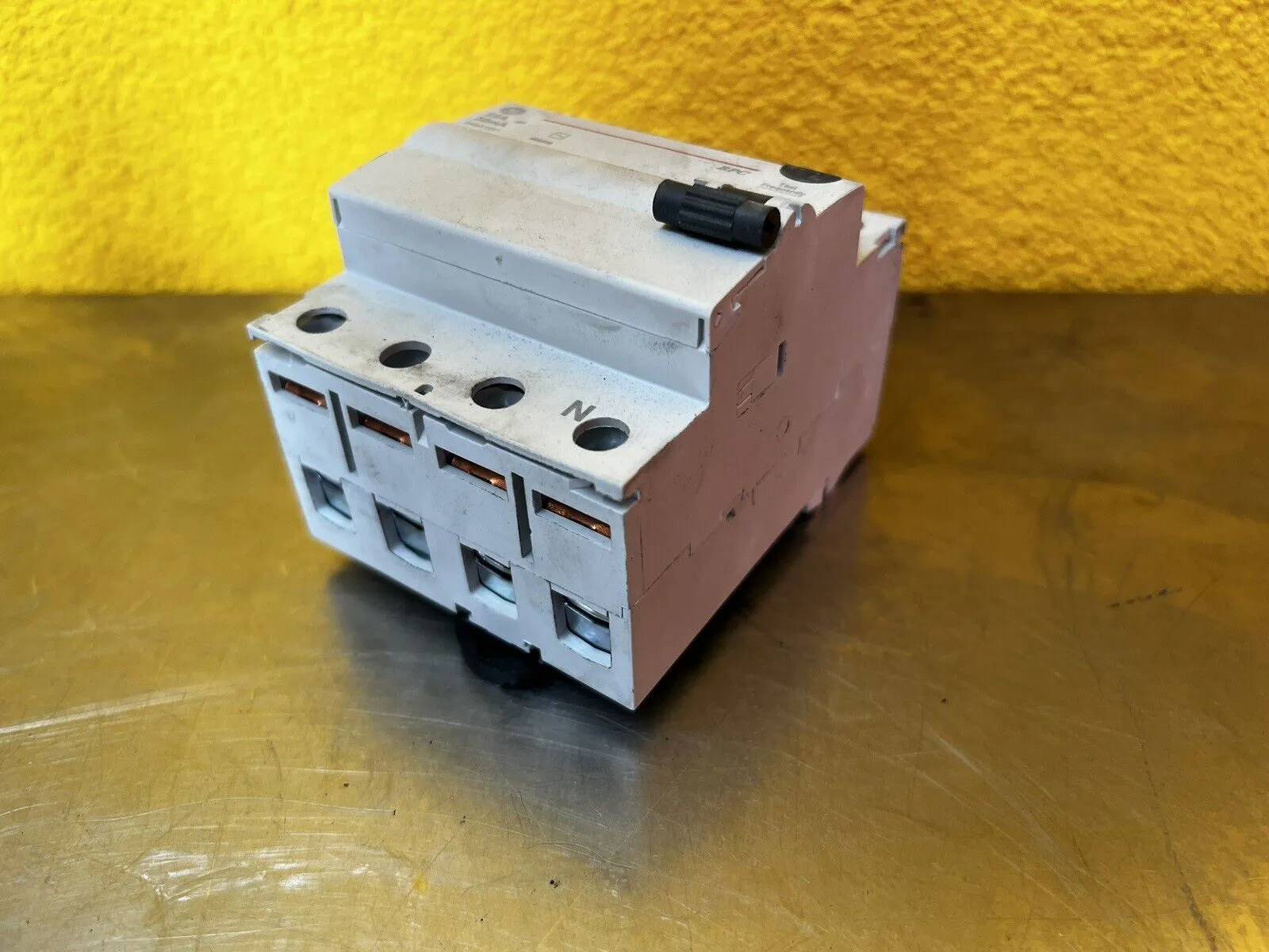 General Electric 606208 BPC Residual Current Circuit Breaker (RCCB) – 25A, 30mA, 230/400V, 4P
