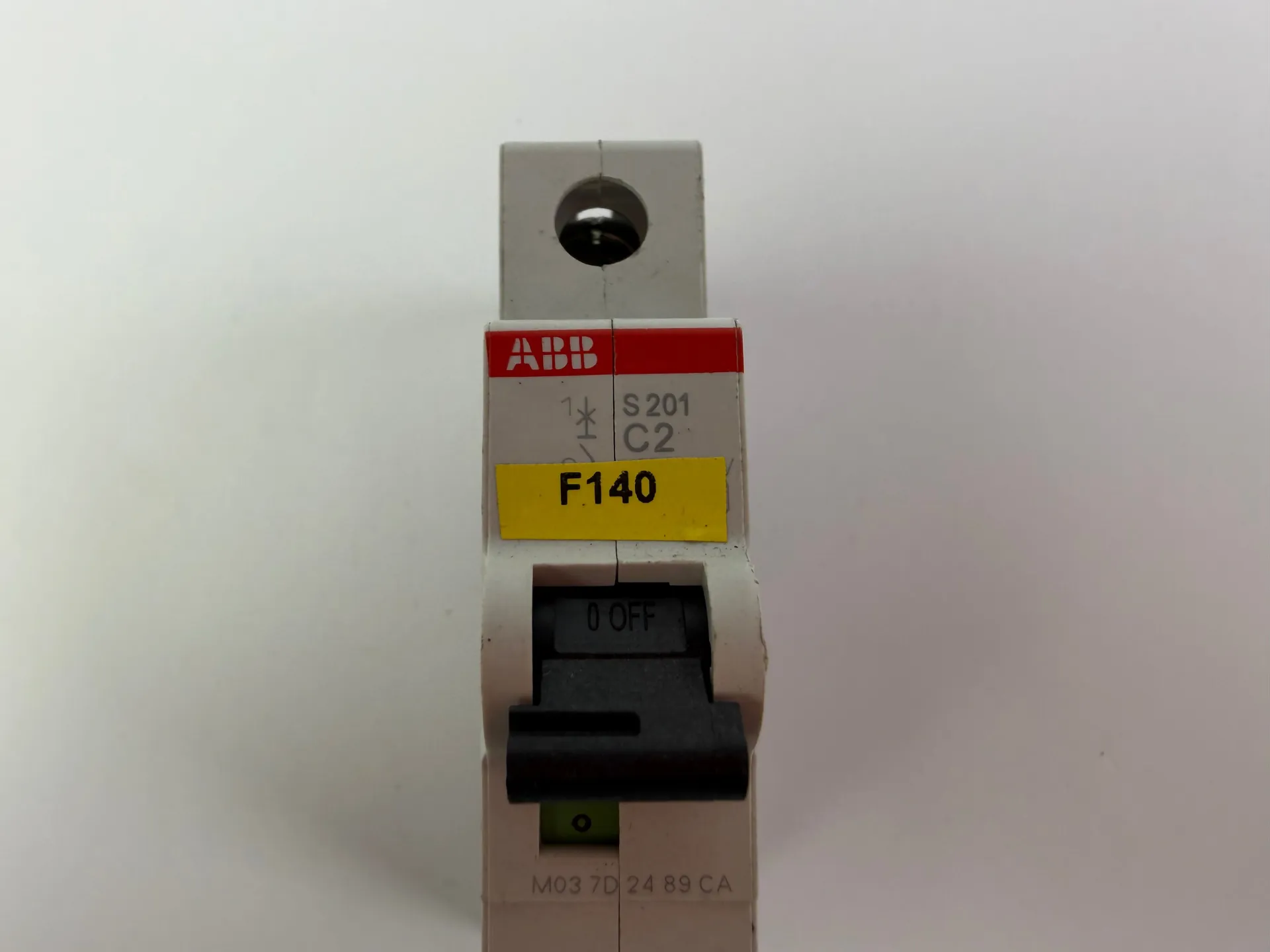 ABB S201-C2 Circuit Breaker 2A 1-Pole 6kA 2CDS251001R0024 - Thumbnail 2