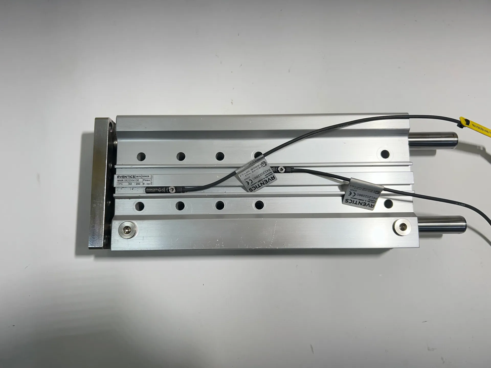 Aventics 0822064106 Guide Cylinder 10Bar with 2x Sensors R412022860 - Image 1