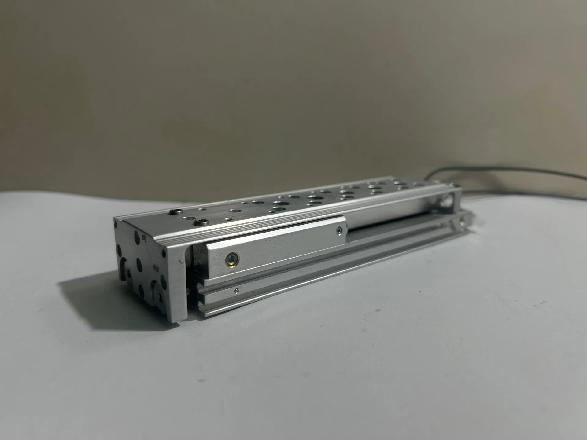 Aventics R412019215 Pneumatic Cylinder 10 Bar with 1m Sensor Cable - Thumbnail 2