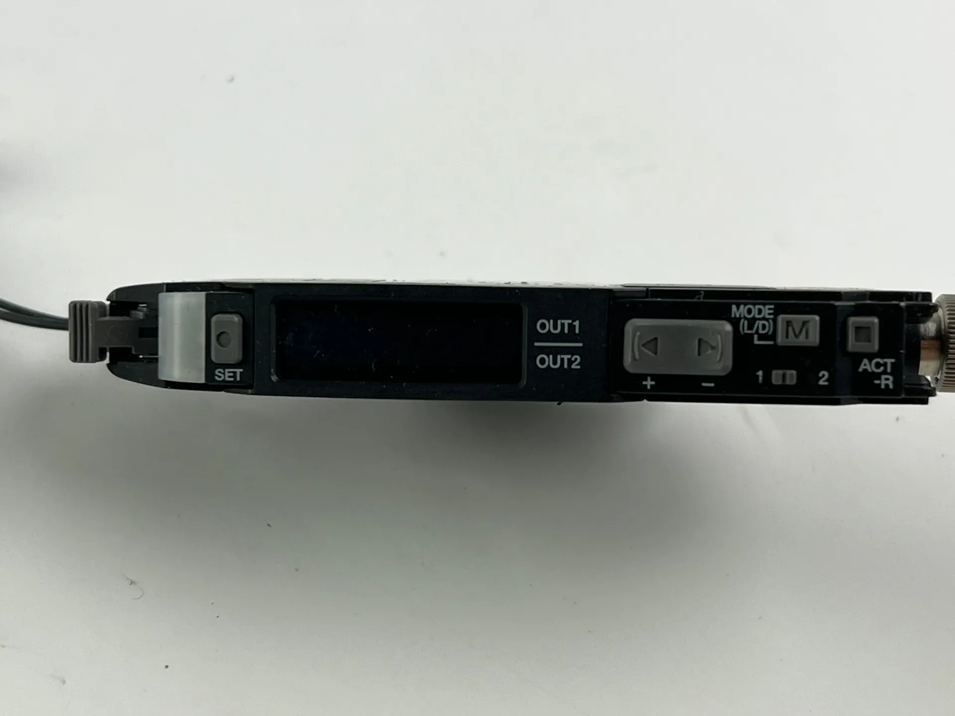 Keyence FS-N41C Fiber Optic Amplifier + 2 Sensor Heads + 190cm Cable (No Plastic Cover) - Thumbnail 6