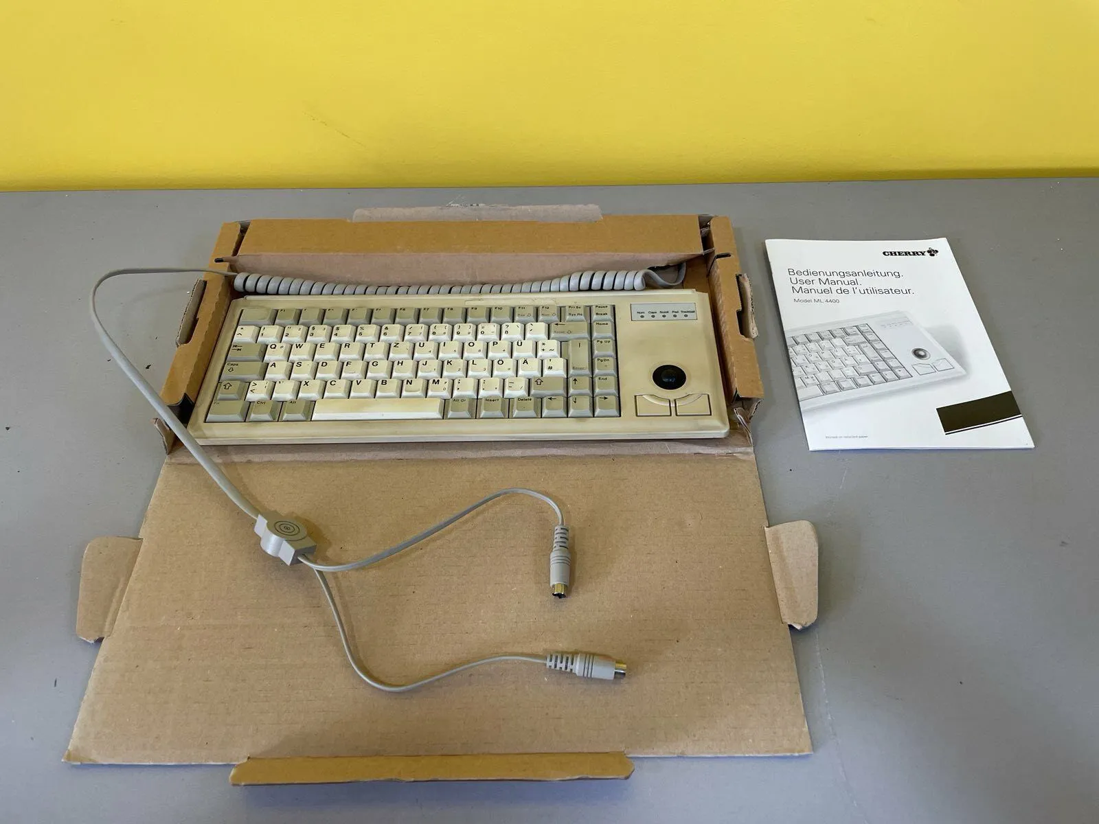 Cherry G84-4400 Compact Keyboard with Integrated Touchpad – G844400LUBEU0 - Thumbnail 2