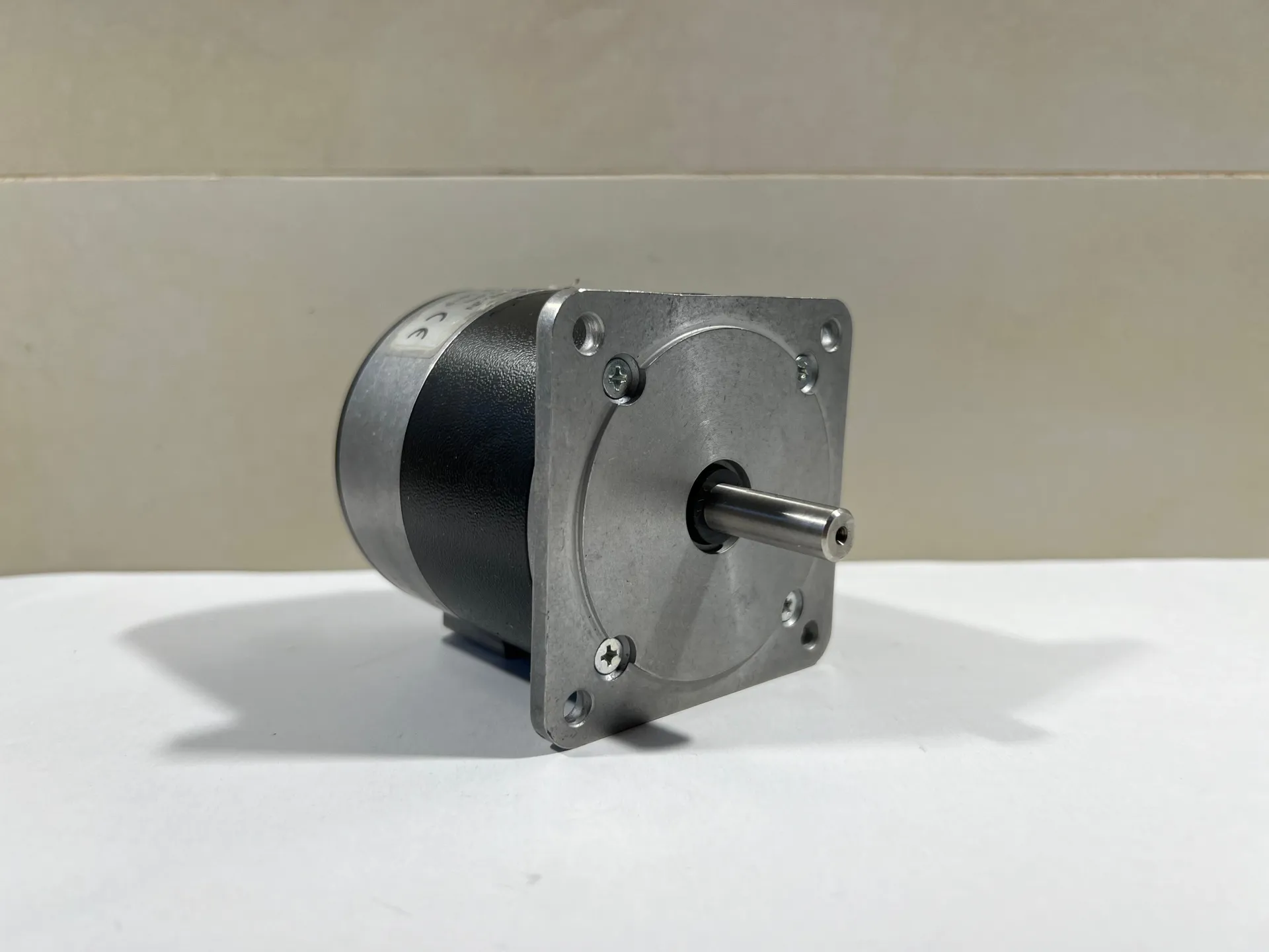 Stogra SM87.1.18M3NWN Stepper Motor – 2-Phase Hybrid, NEMA 34, High Torque - Thumbnail 2