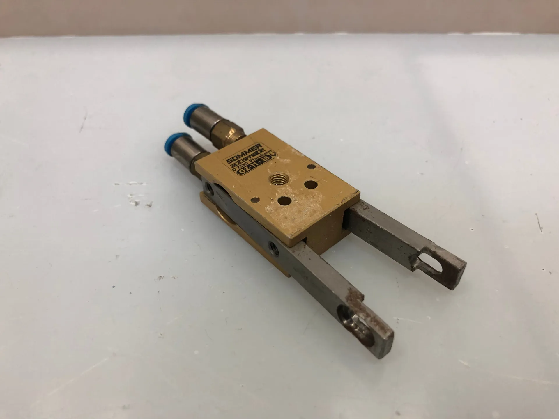 1x Sommer Automatic GZ 11-18 Pneumatic Gripper – 2-Jaw Parallel Gripper