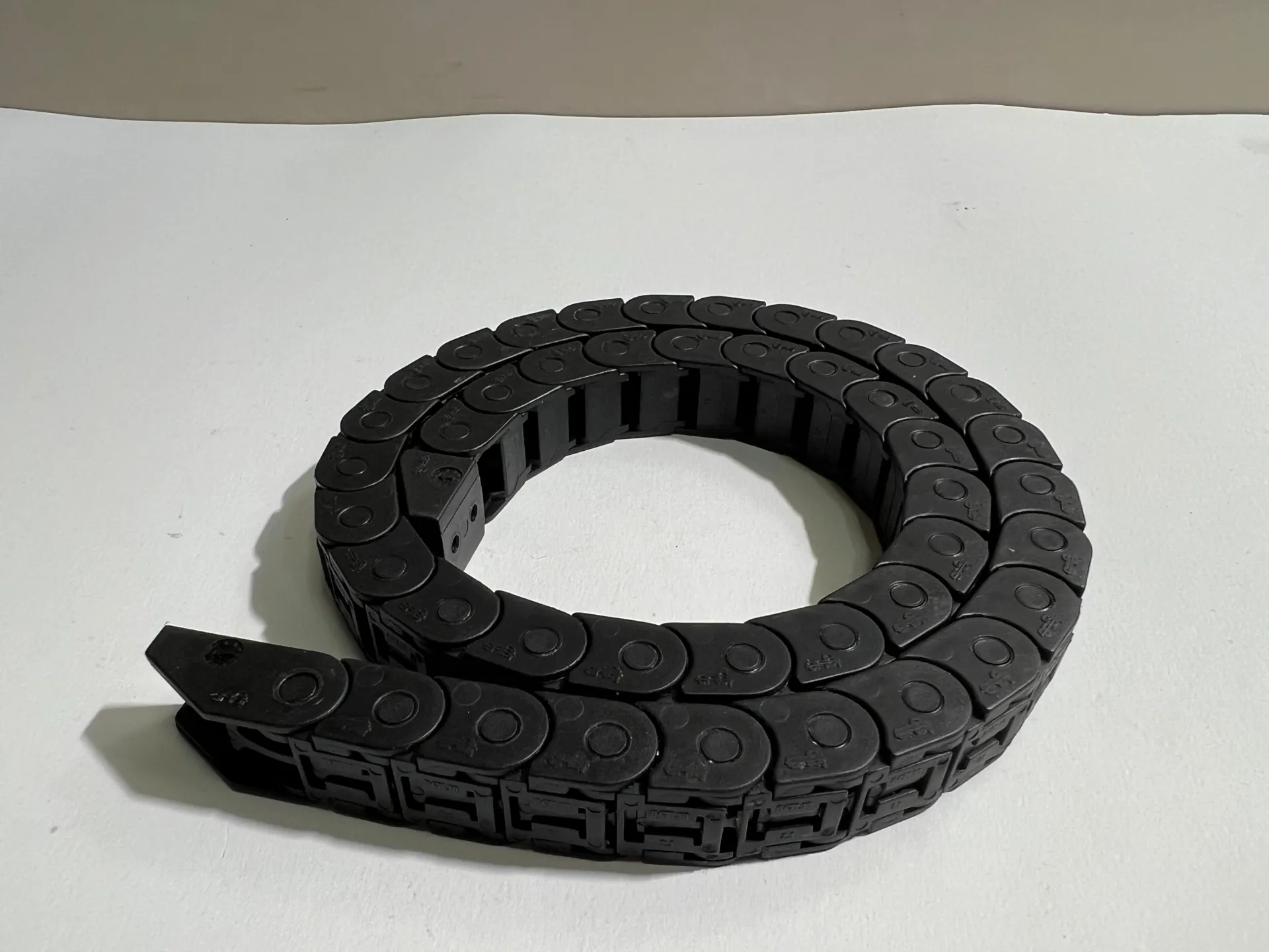 Igus 047.10.038 Energy Chain Cable Carrier – Lot of 42pcs - Thumbnail 2