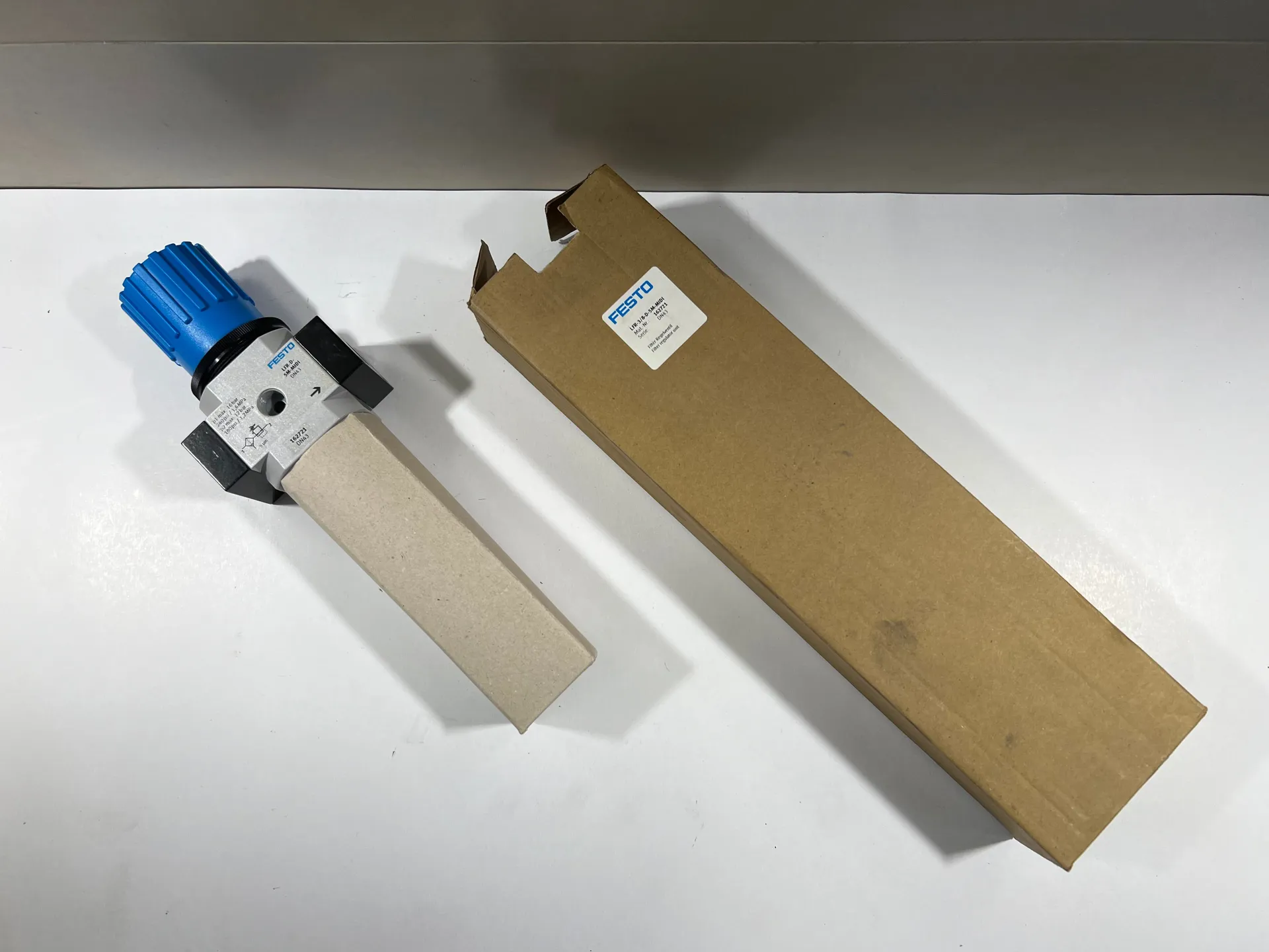 1x Festo LFR-3/8-D-5M-MIDI 162721 – Filter Regulator Unit - Thumbnail 2