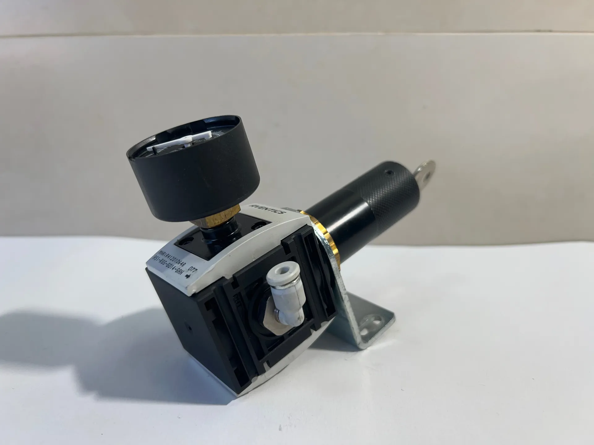 Aventics R412010648 Pressure Regulator AS1-RGS-G014-GAN with R412003857 0–10 Bar Gauge + Key - Thumbnail 2