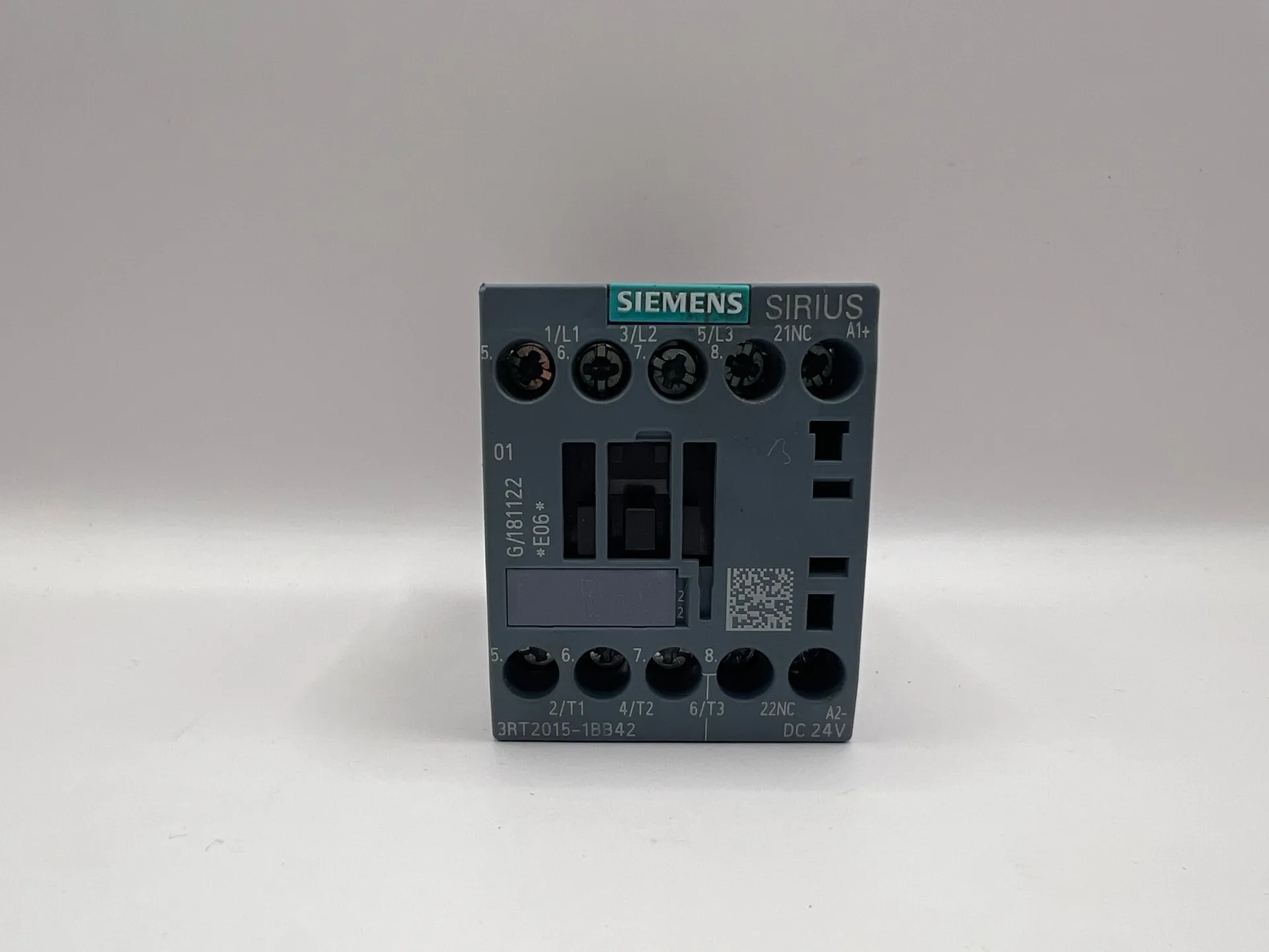 Siemens SIRIUS 3RT2015-1BB42 Contactor 24V AC Coil 3-Pole 7A - Thumbnail 2