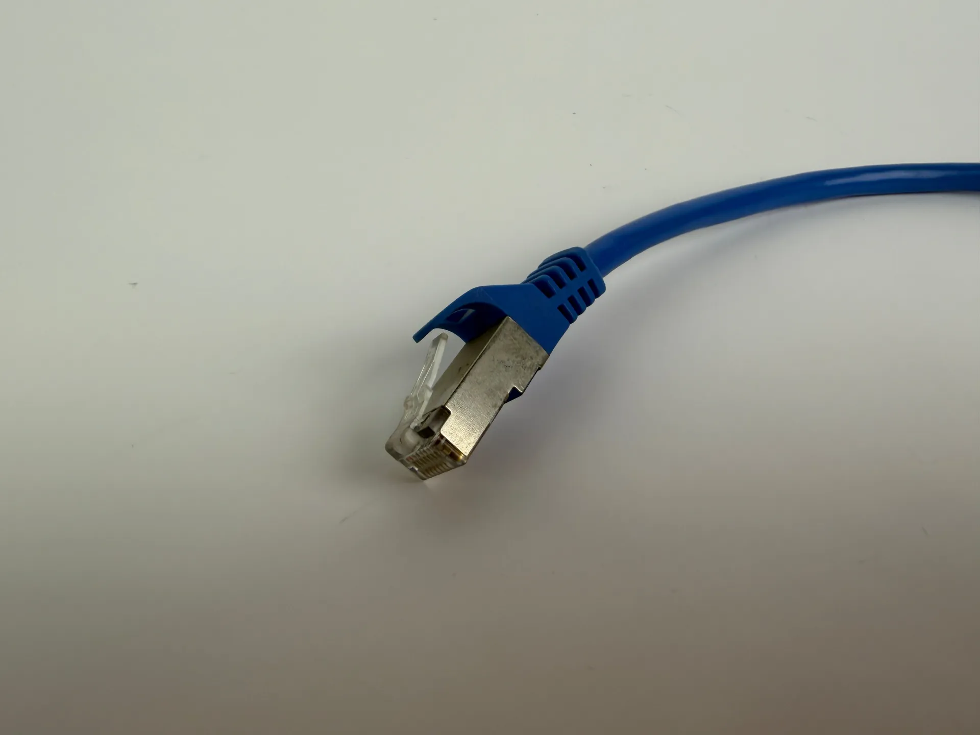 1x Inline CAT5e SFTP Ethernet Patch Cable 0.25m RJ45 Shielded 26AWG Blue 300MHz - Thumbnail 3