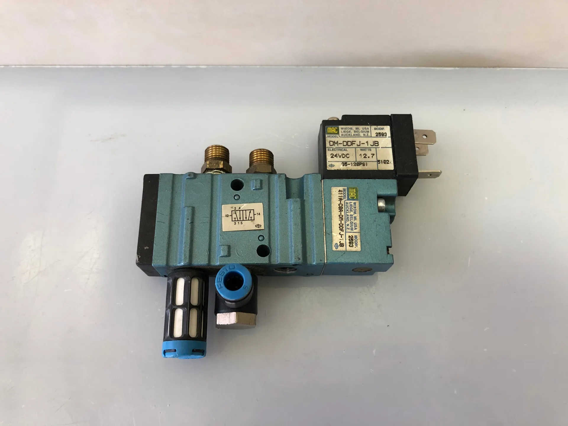 MAC Solenoid Valve 411A-C0A-DM-DDFJ-1JB With DM-DDFJ-1JB - Thumbnail 3