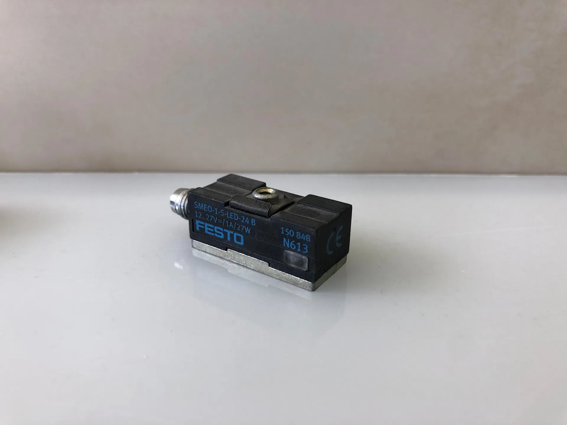 Festo SMEO-1-S-LED-24 B Proximity Sensors Festo SMEO-1-S-LED-24-B 12-27V - Thumbnail 3