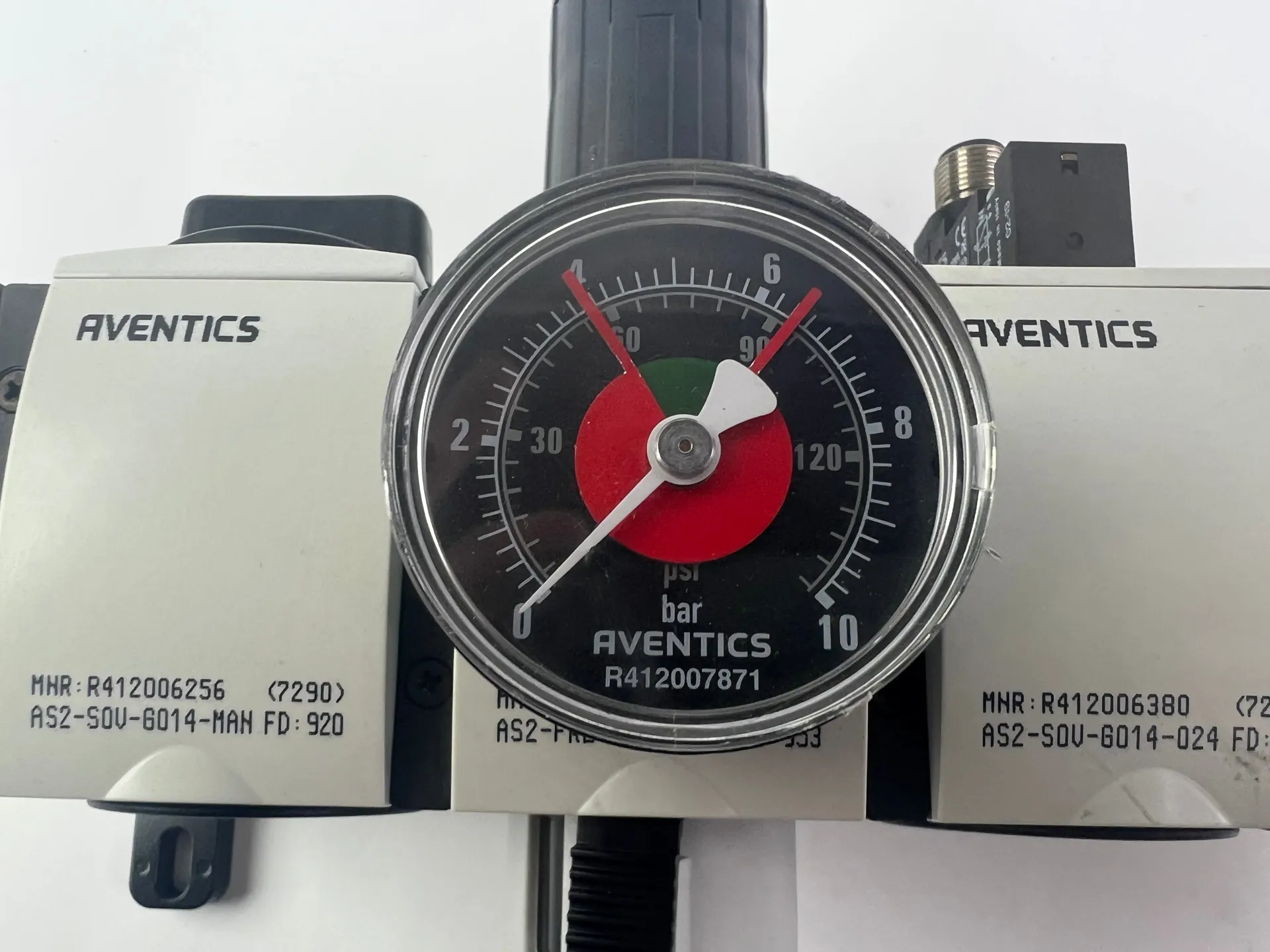 Aventics Pressure Regulating Valves R412006256 R412006175 R412006380 R412006272 R412006250 + 2m Cable - Thumbnail 3