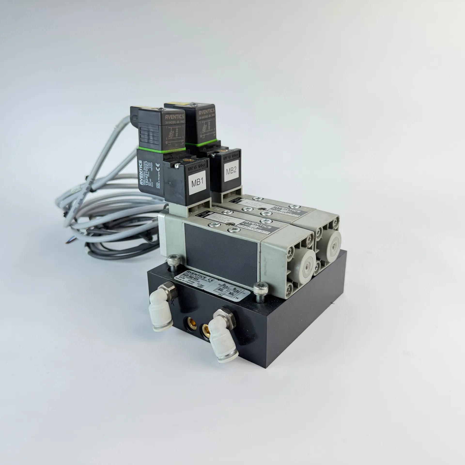 AVENTICS Dual 5/2 Directional Valve R422 002 577 w/ Island R422 003 624 Sensors Coils - Thumbnail 2