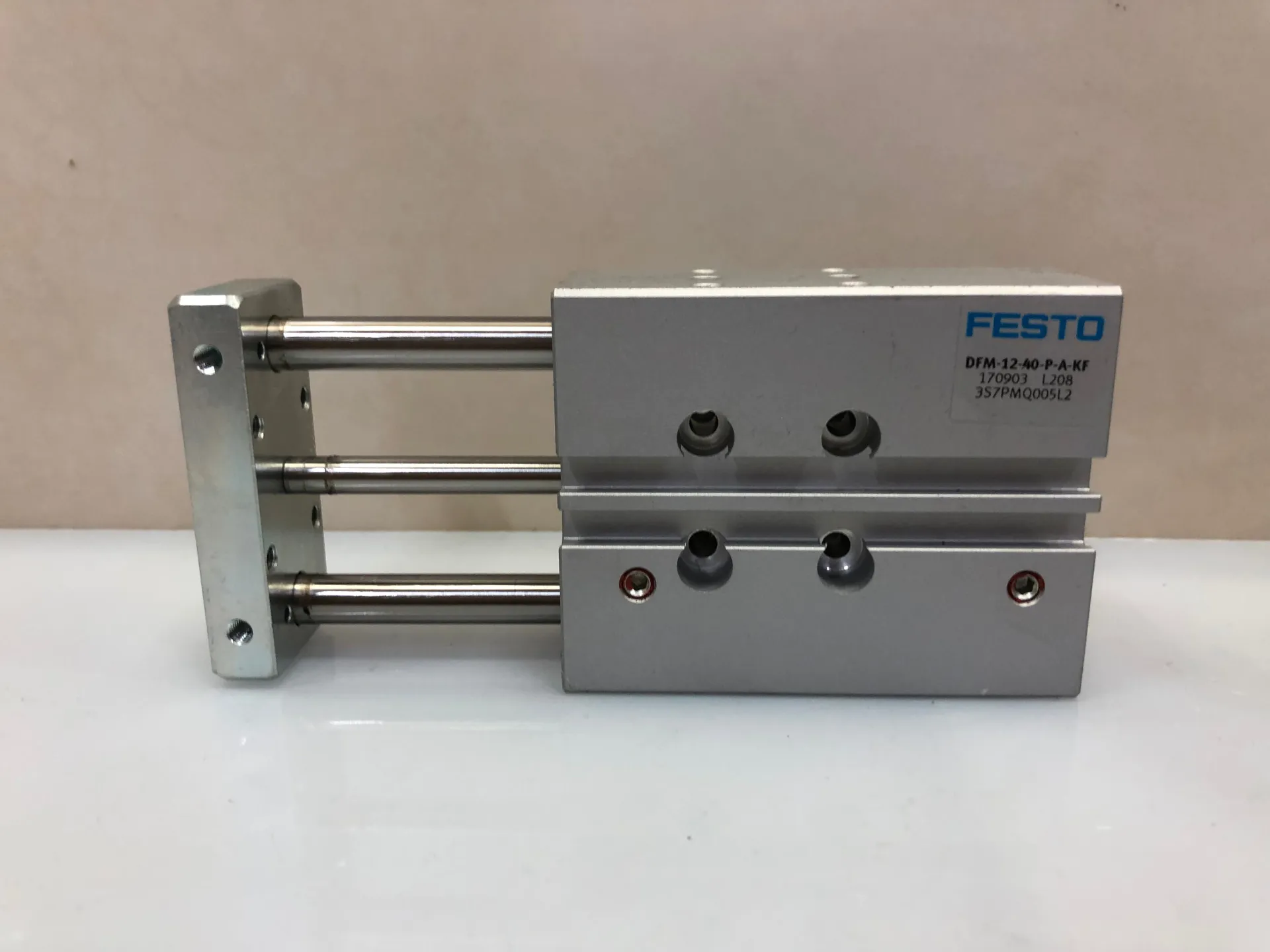 1x FESTO DFM-12-40-P-A-KF 170903 Guided Actuator - Thumbnail 3