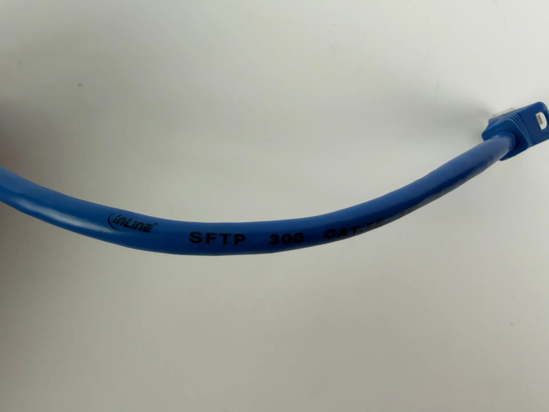 1x Inline CAT5e SFTP Ethernet Patch Cable 0.25m RJ45 Shielded 26AWG Blue 300MHz - Thumbnail 4