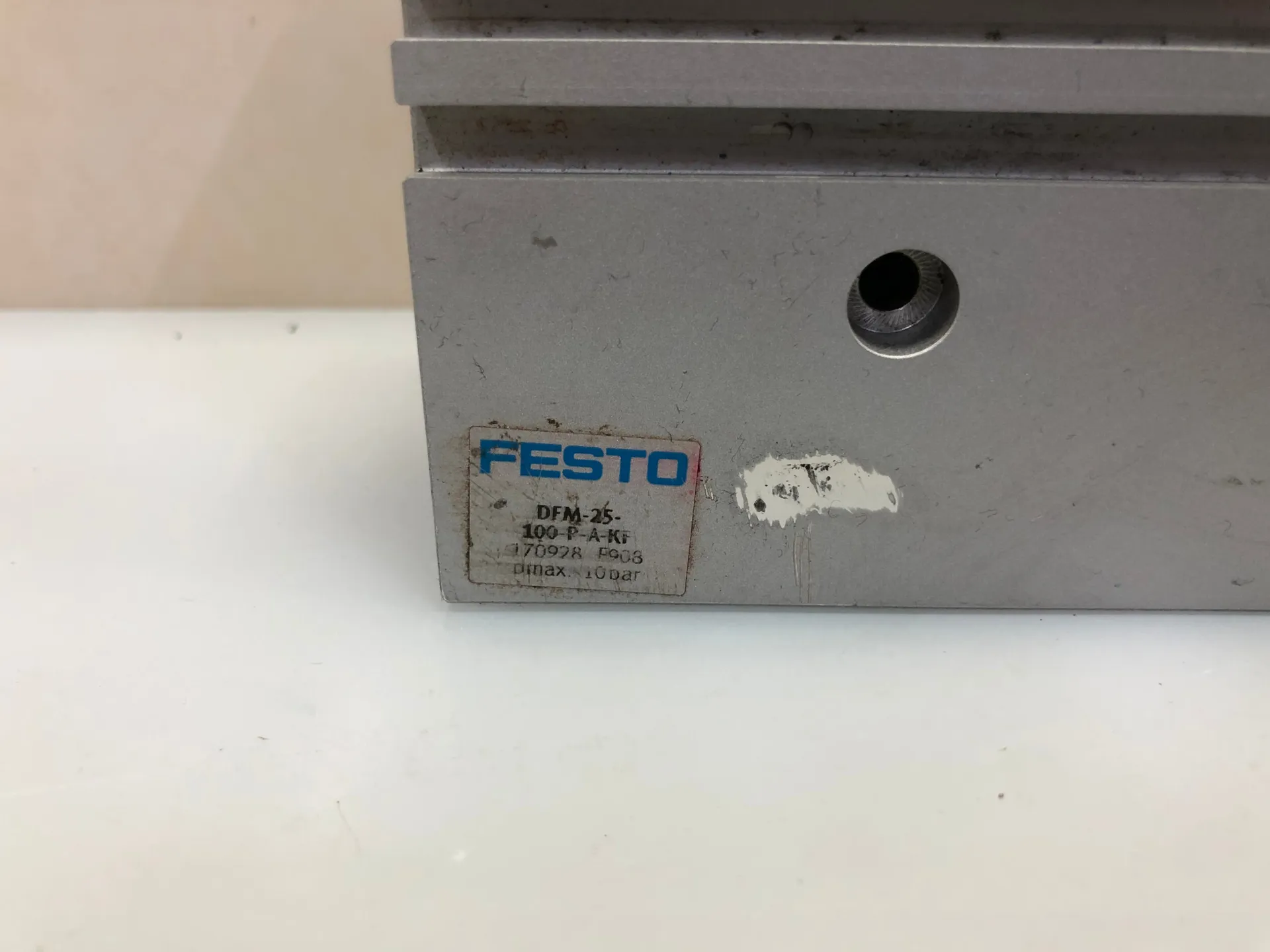 FESTO DFM-25-100-P-A-KF 170928 Guided Actuator - Thumbnail 3