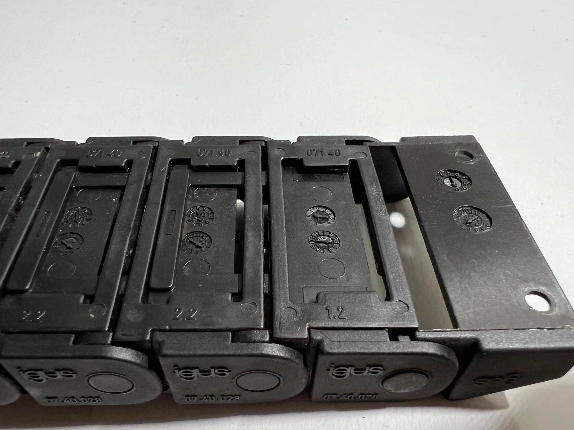 Igus 07.40.028 Energy Chain Cable Carrier – Lot of 11 pcs - Thumbnail 3
